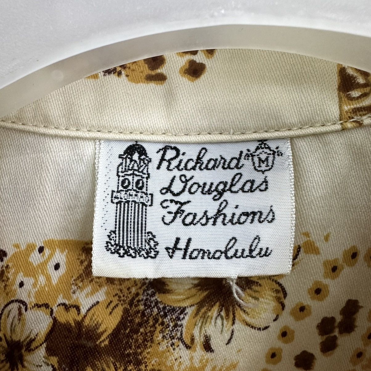 Vintage Vintage Richard Douglas Hawaiian Silk Button Shirt A794 Size US M / EU 48-50 / 2 - 7 Thumbnail