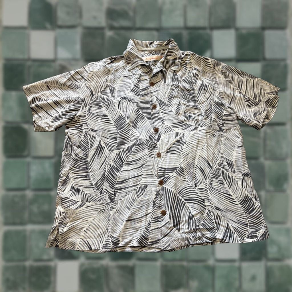 Tommy Bahama Tommy Bahama Button-Up Shirt Mens Large Silk Tropical Leaf Pattern Short Sleeve Shirt Size US L / EU 52-54 / 3 - 1 Thumbnail