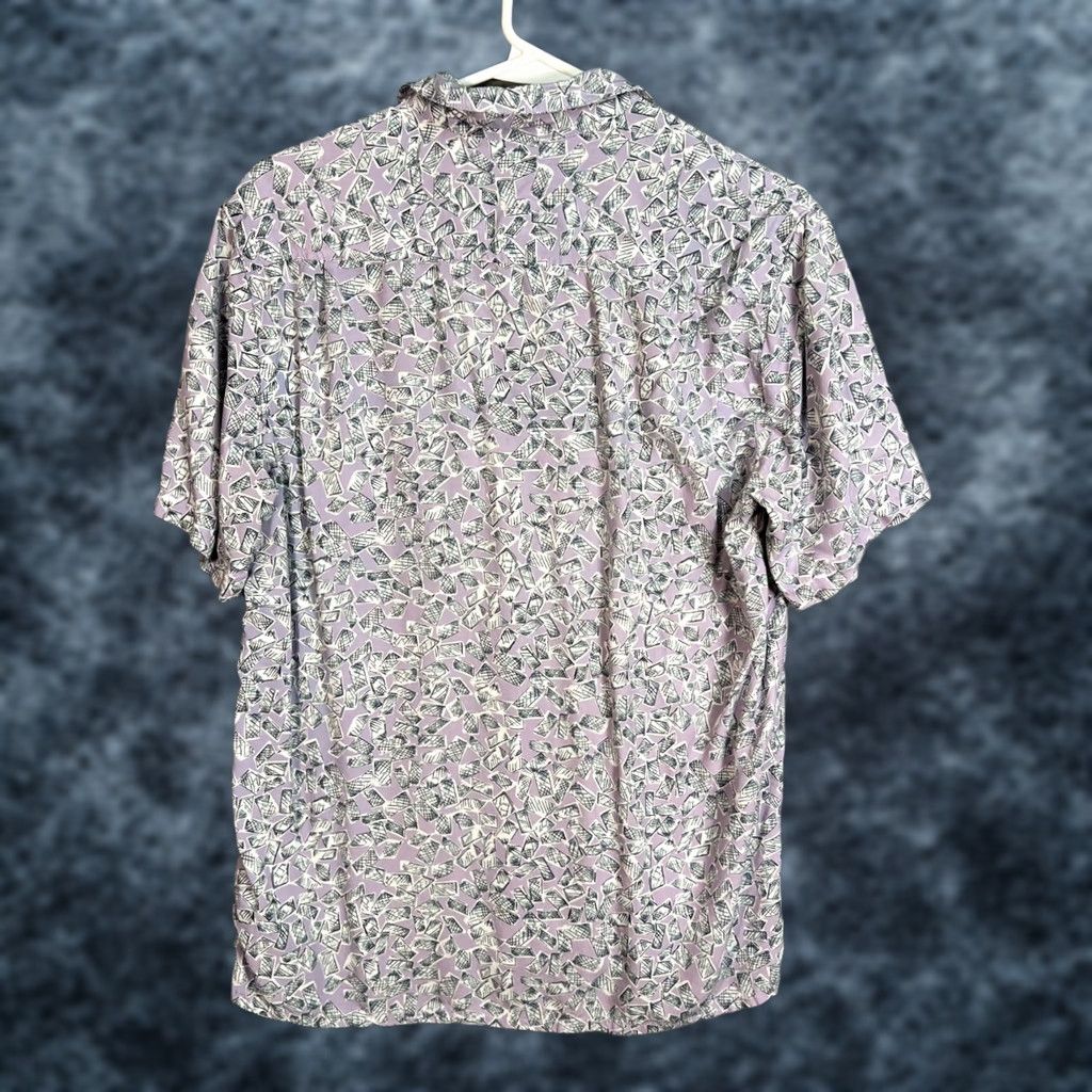 Urban Outfitters Urban Outfitters Mens Short Sleeve Button-Down Shirt Purple Geometric Small S Regular Shirt Mens Purple Geometric 90s? Size US S / EU 44-46 / 1 - 1 Thumbnail