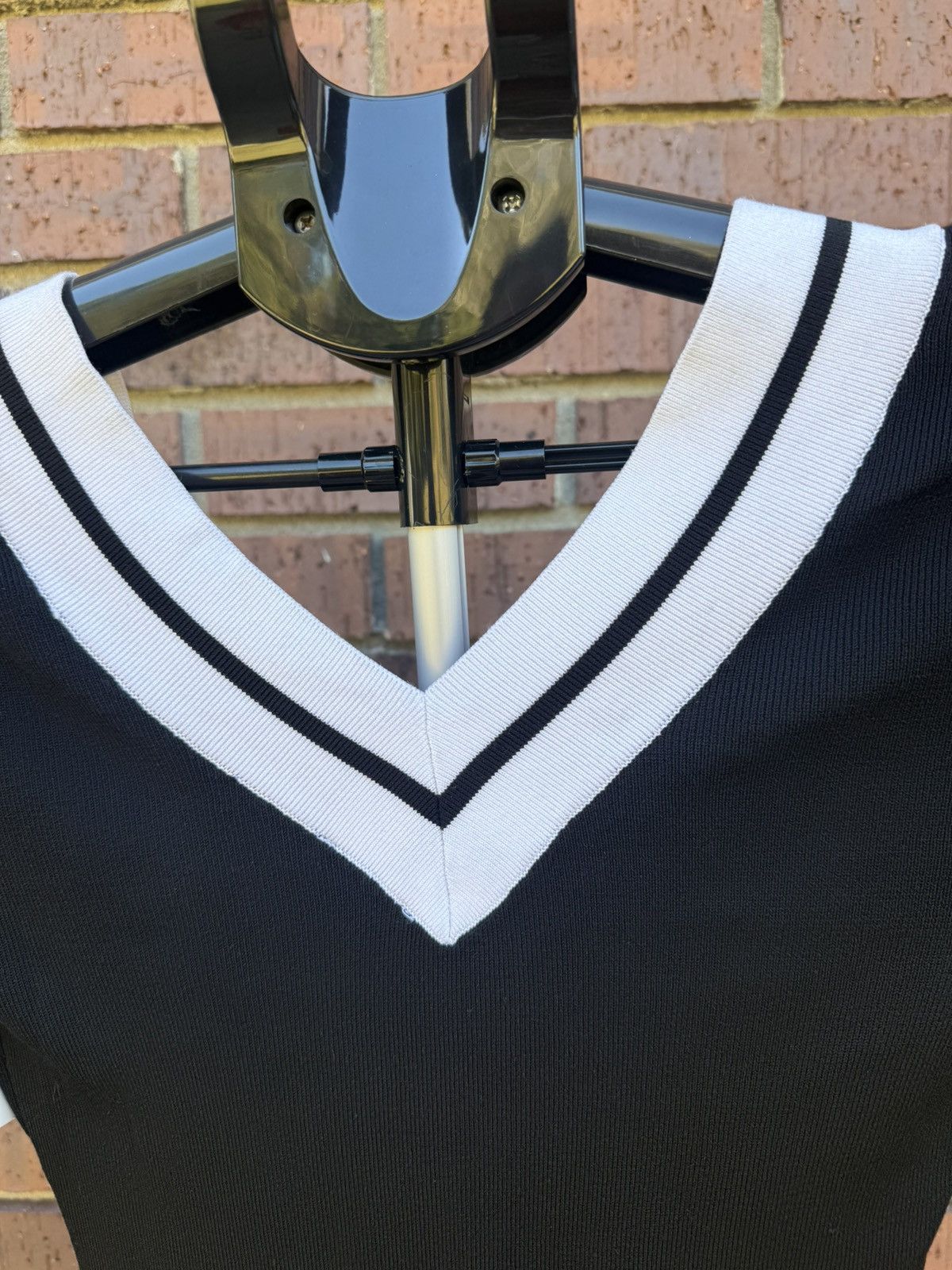 Express Express Fitted Tipped V-Neck Sweater Black White Winter Size XS / US 0-2 / IT 36-38 - 4 Thumbnail