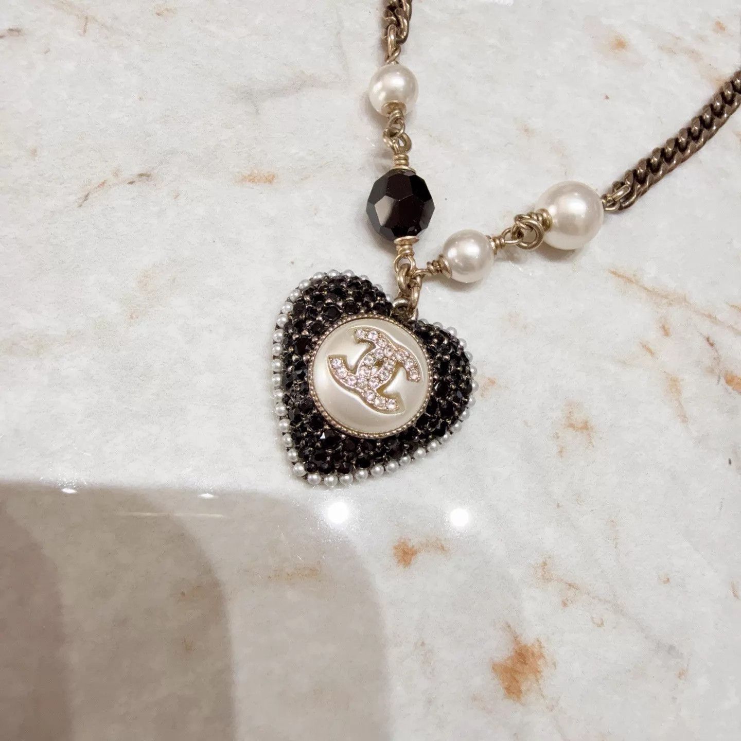 Chanel Chanel 22B BlackWhite CC DiamondHeart PearlBracelet Size ONE SIZE - 2 Thumbnail