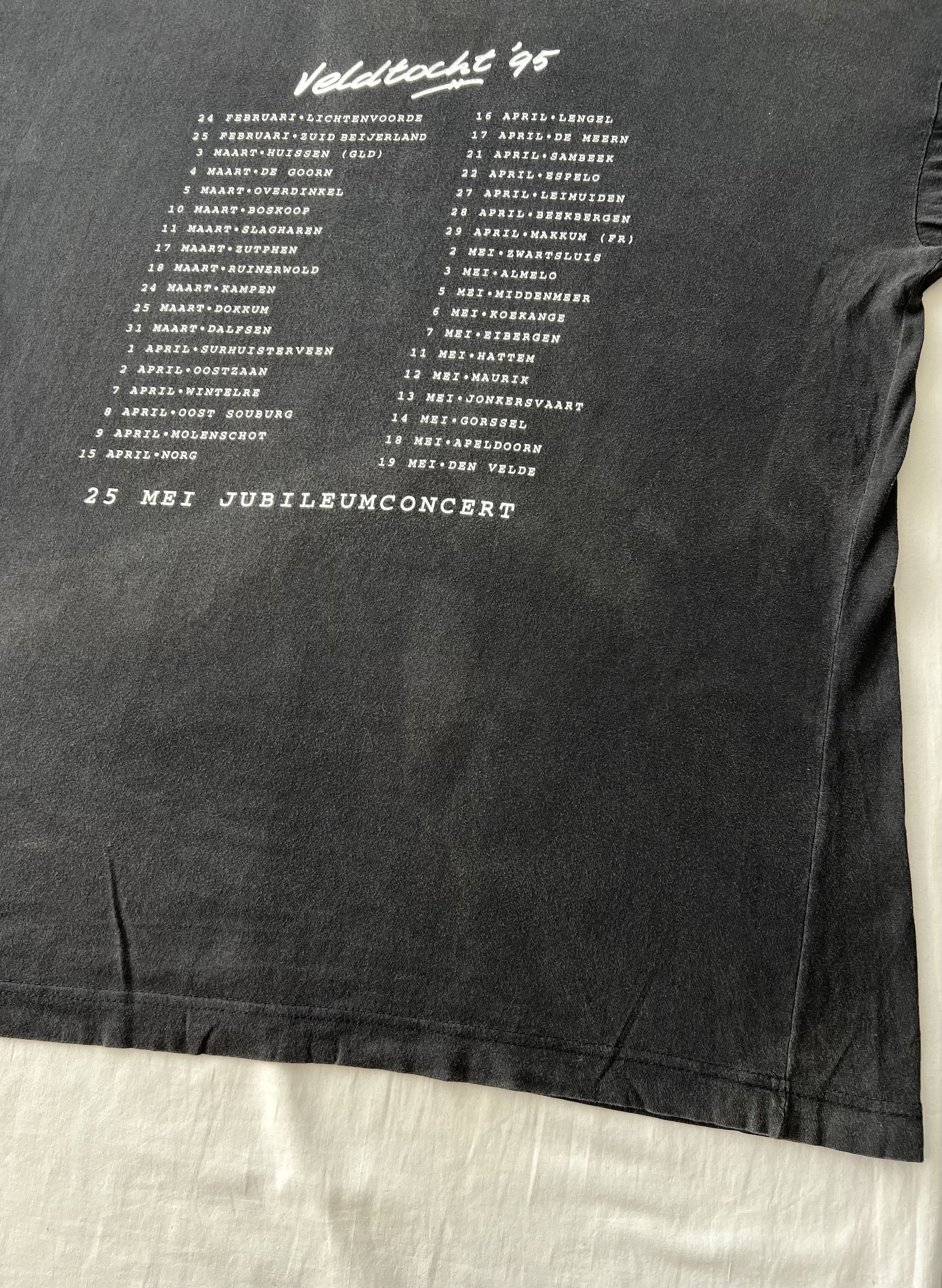 Band Tees Vintage 1995 Normaal 20 Joar Veldtocht Black T-shirt Size US XL / EU 56 / 4 - 19 Thumbnail
