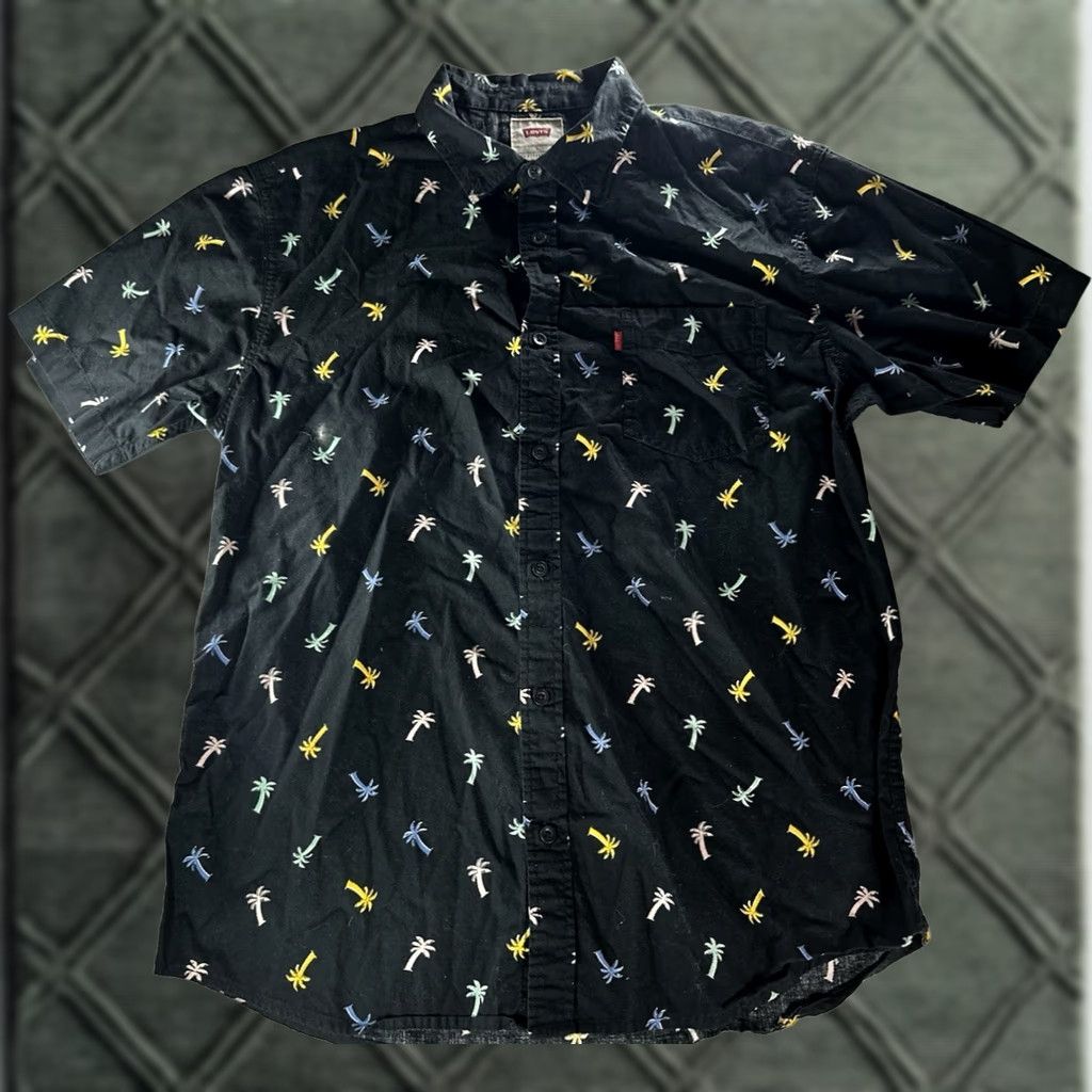 Levi's VINTAGE Levis Mens Button Up Shirt Mens Large Black Palm Trees AOP Tropical Surfwear Size US L / EU 52-54 / 3 - 1 Thumbnail