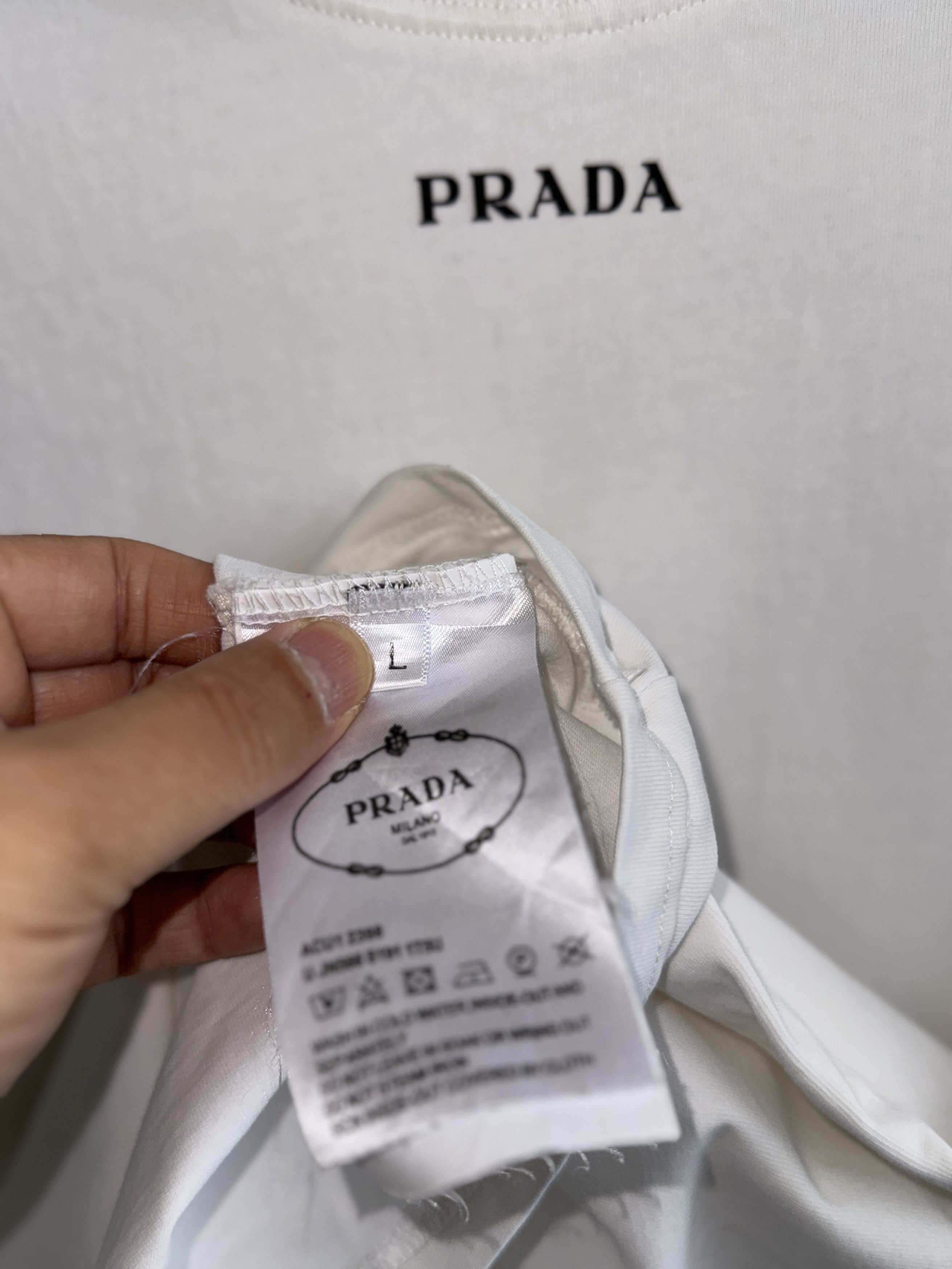 Prada Prada Milano Centre Logo T-Shirt Size US L / EU 52-54 / 3 - 4 Thumbnail