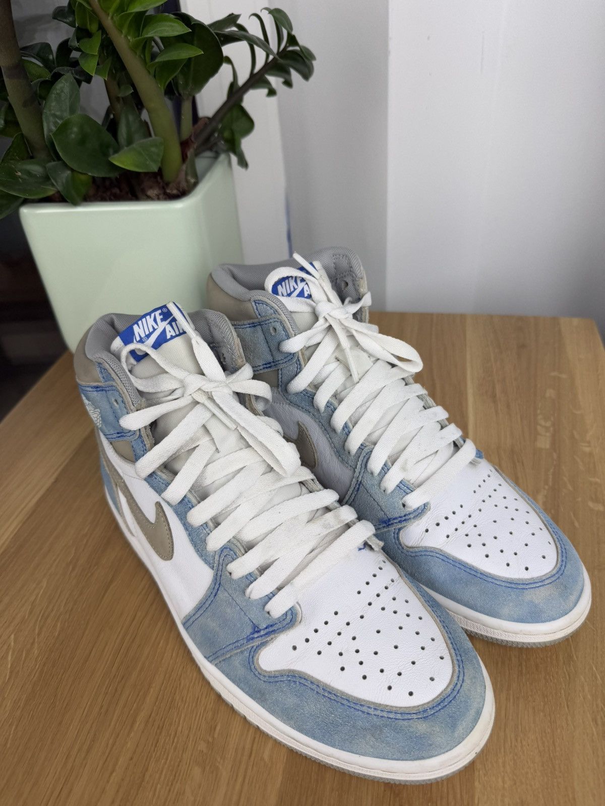 Jordan Brand × Nike Nike Air Jordan 1 “Hyper Royal” Size US 8.5 / EU 41-42 - 7 Thumbnail