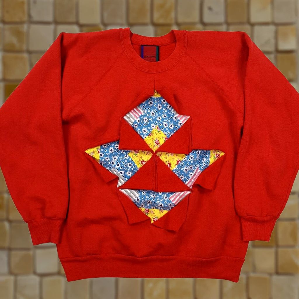 Vintage VINTAGE Red Quilt Square Size M Crewneck 80s 90s Sweatshirt Pullover Raglan Sewing Women Size M / US 6-8 / IT 42-44 - 1 Thumbnail