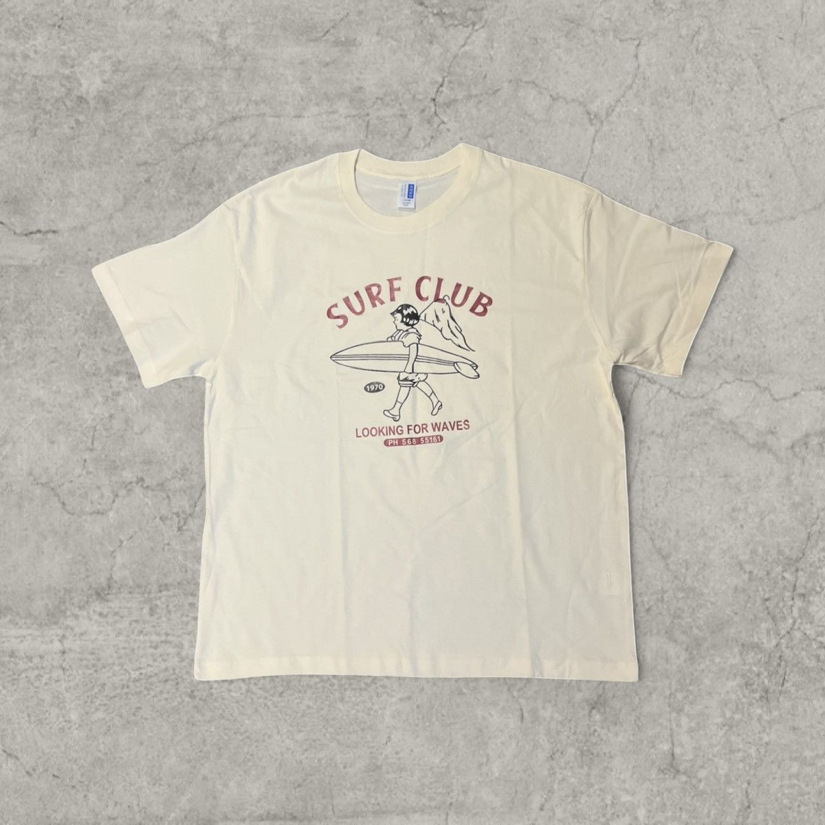 Japanese Brand Vintage style tshirt in cream, Surf Club. Size L Size US M / EU 48-50 / 2 - 1 Thumbnail