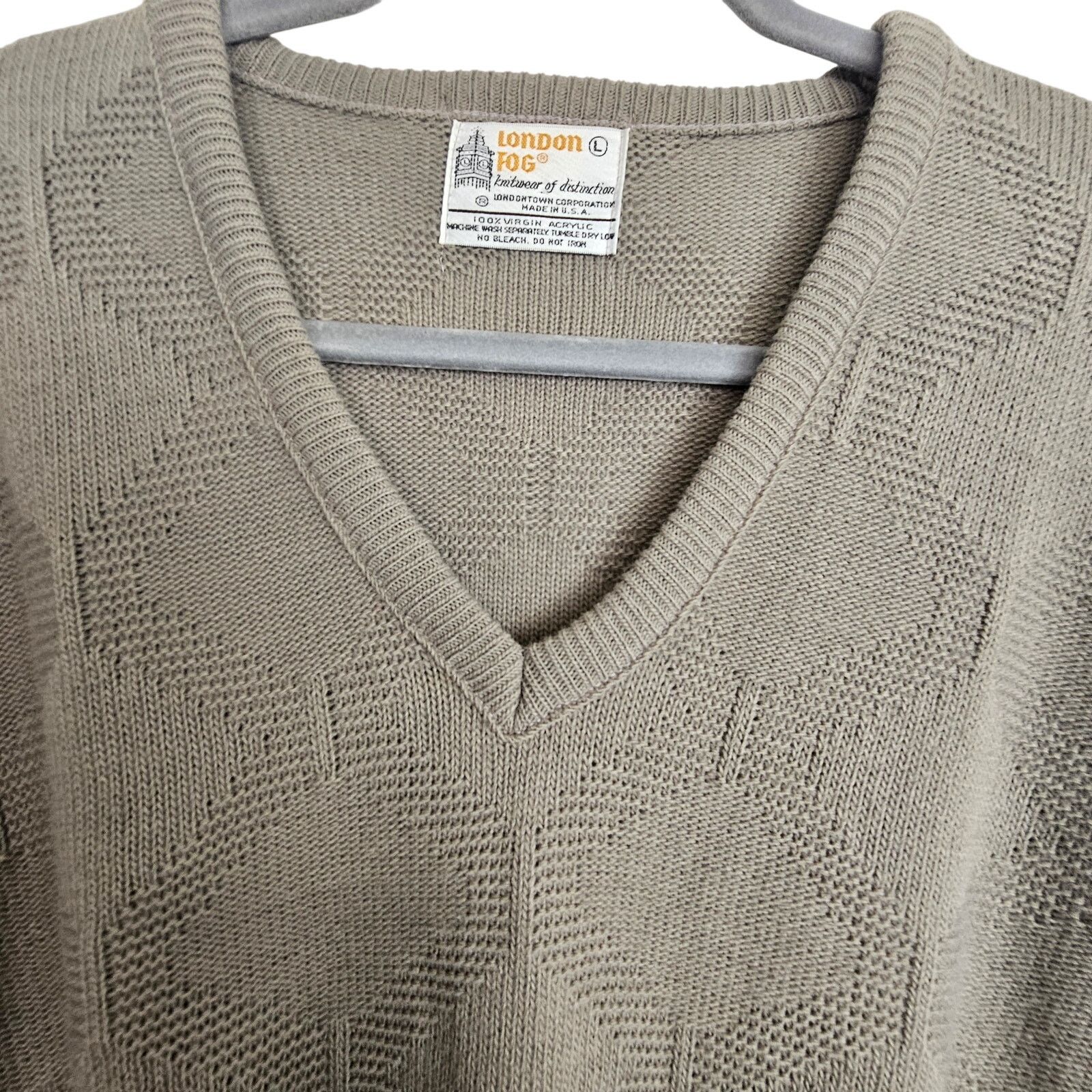 London Fog Vintage London Fog Mens 3D V-Neck Sweater Size L Argyle USA Size US L / EU 52-54 / 3 - 2 Thumbnail