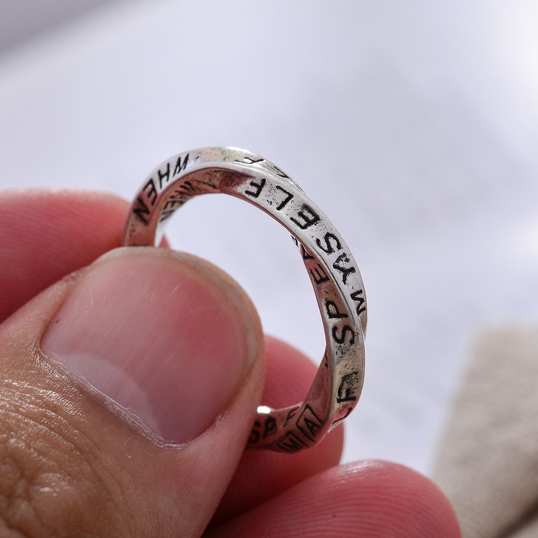 Jewelry × Vintage Resizable Retro Mobius Strip Letter Carving Ring Size ONE SIZE - 6 Thumbnail