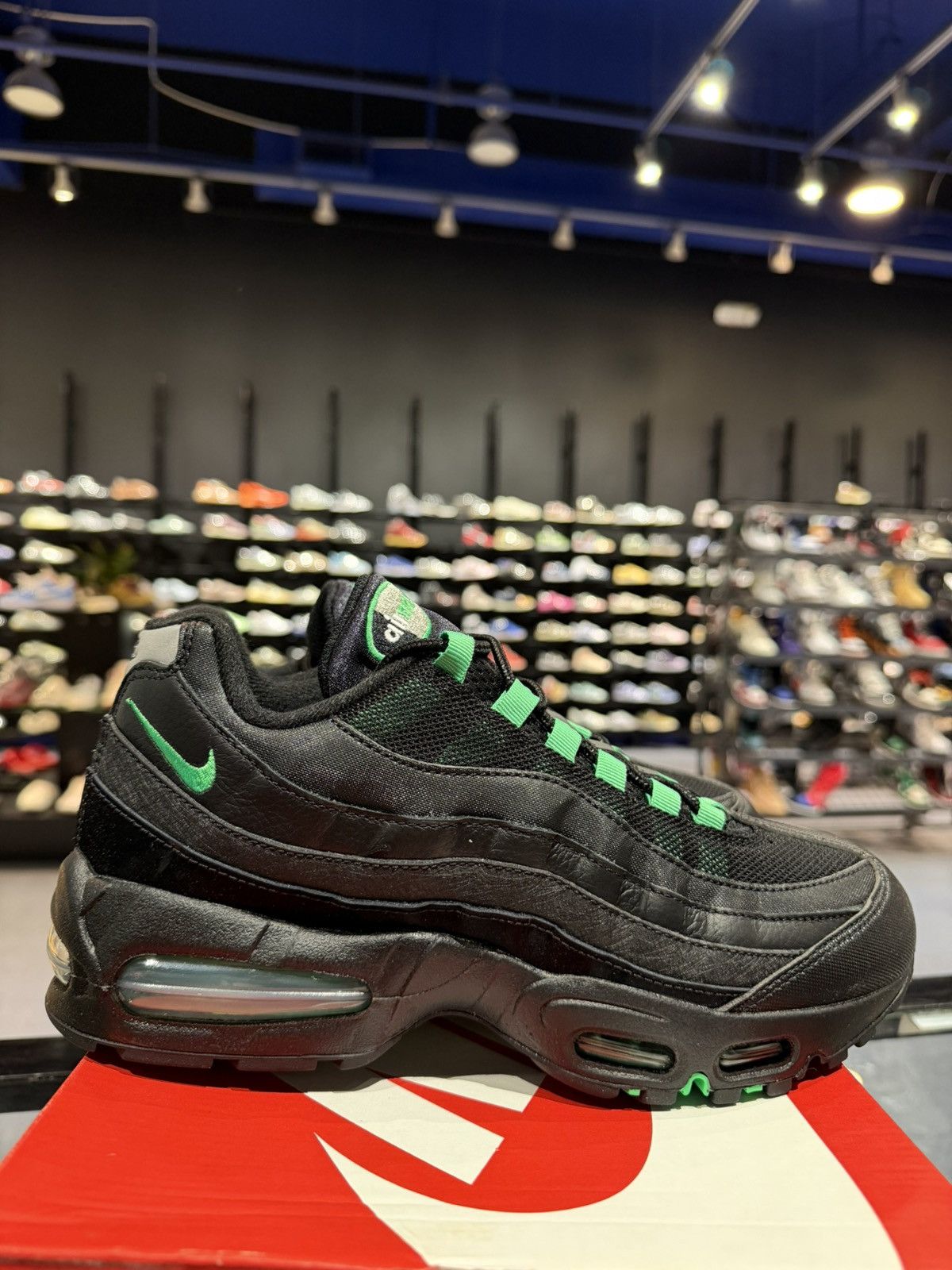 Nike Size 9 - Nike Air Max 95 OG Big Bubble Black Green Shock Size US 9 / EU 42 - 3 Thumbnail