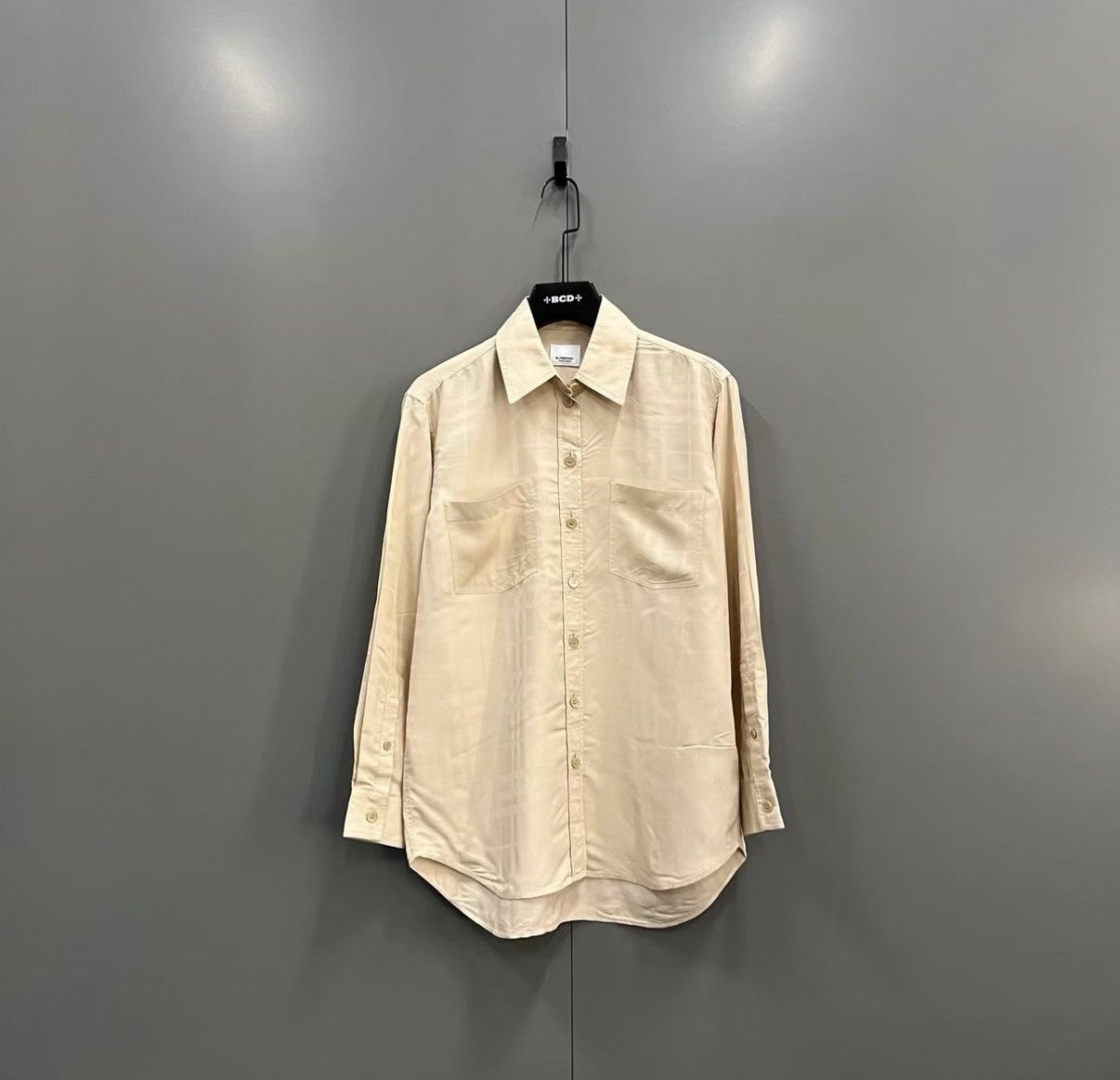 Burberry Burberry Beige Lapel Shirt J41 Size XS / US 0-2 / IT 36-38 - 1 Thumbnail