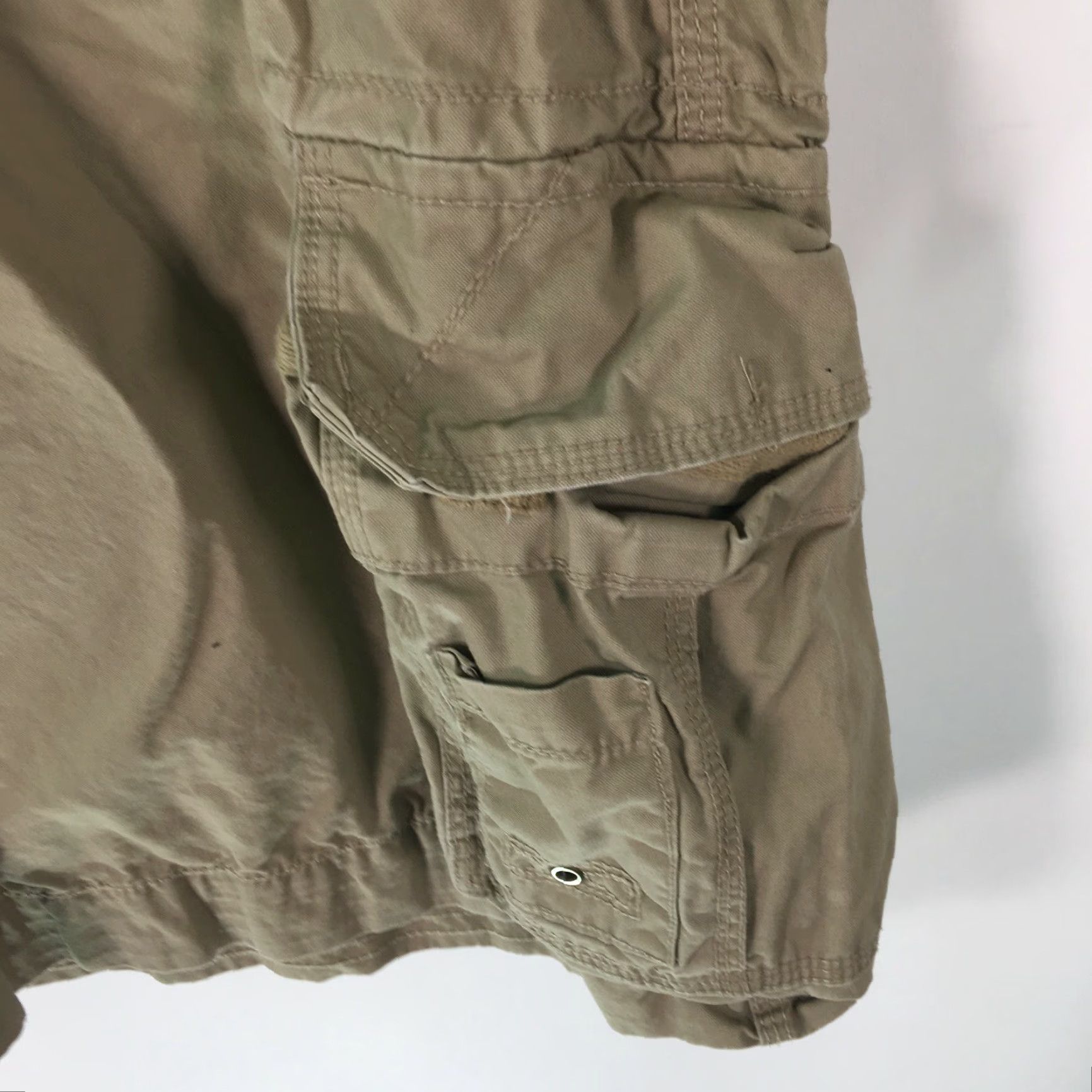 Arrow VINTAGE Vintage Cargo Mens Narrow Loomed Flat Front Solid Khaki Tan Shorts Size 42 Size US 44 / EU 60 - 3 Thumbnail