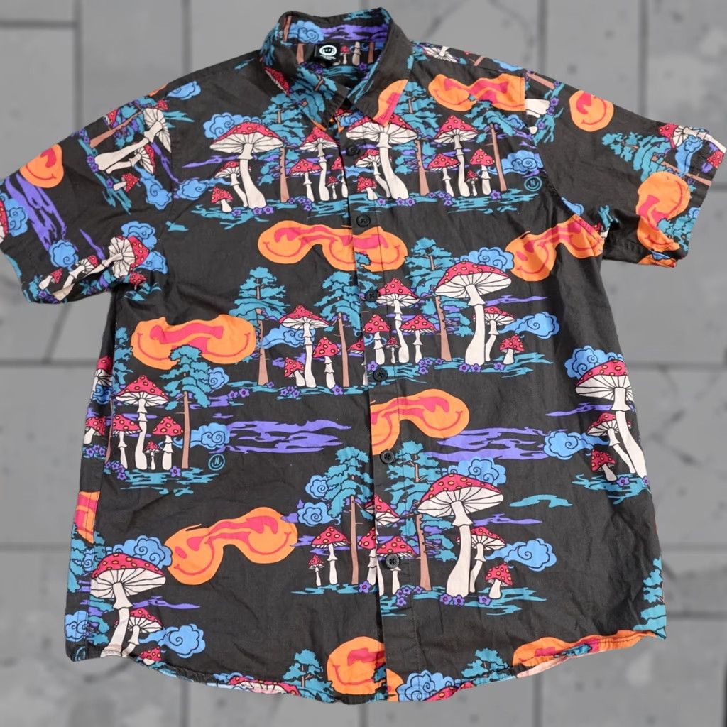 Vintage Neff Shirt Small Gray Magic Mushrooms Amanita Muscaria Happy Face Shirt Mens S Gray Neff Button-Up Short Sleeve Plaid Collared Cotton Size US S / EU 44-46 / 1 - 1 Thumbnail