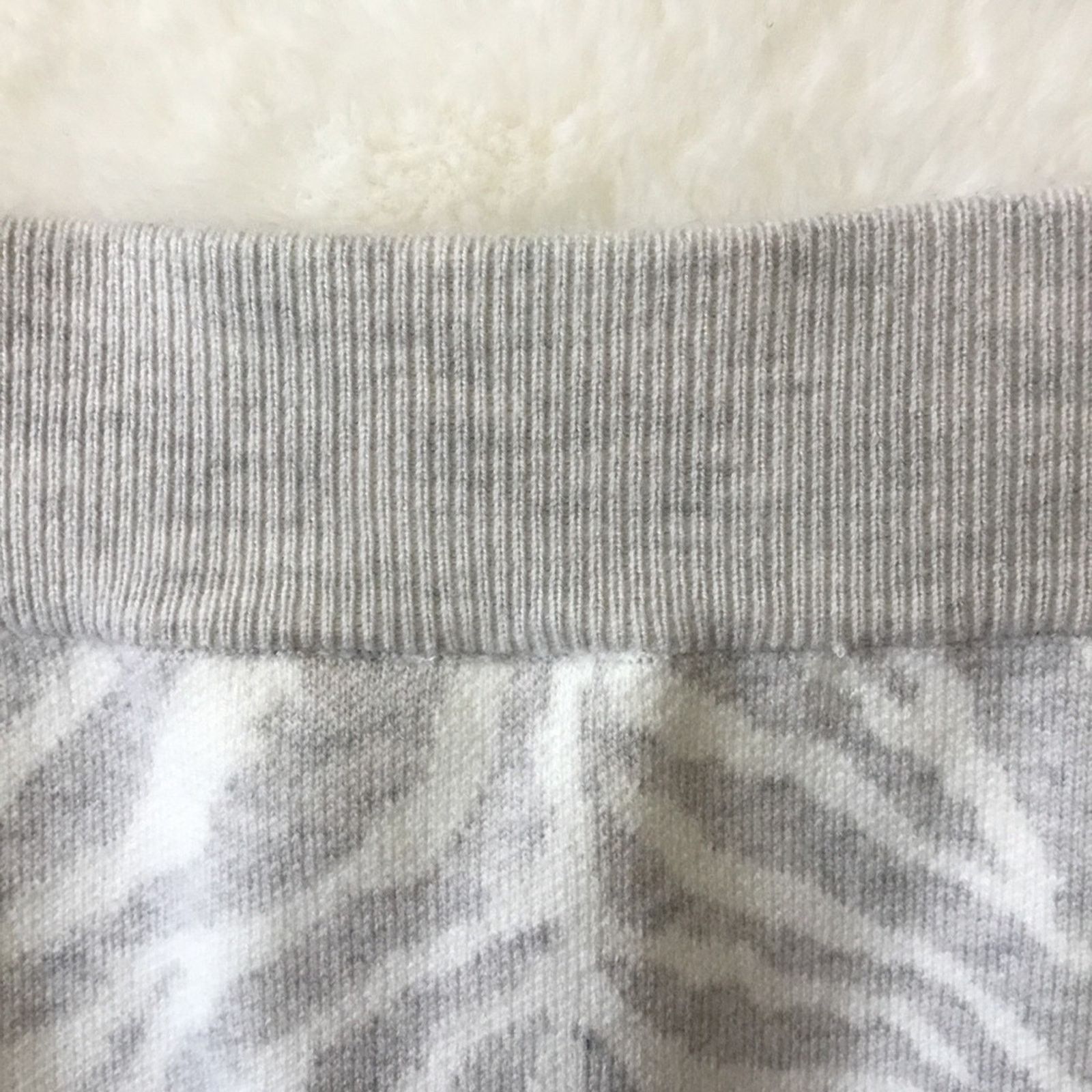Anthropologie Anthropologie Gray Zebra Ruffled Knit Skirt Size 30" / US 8 / IT 44 - 11 Thumbnail
