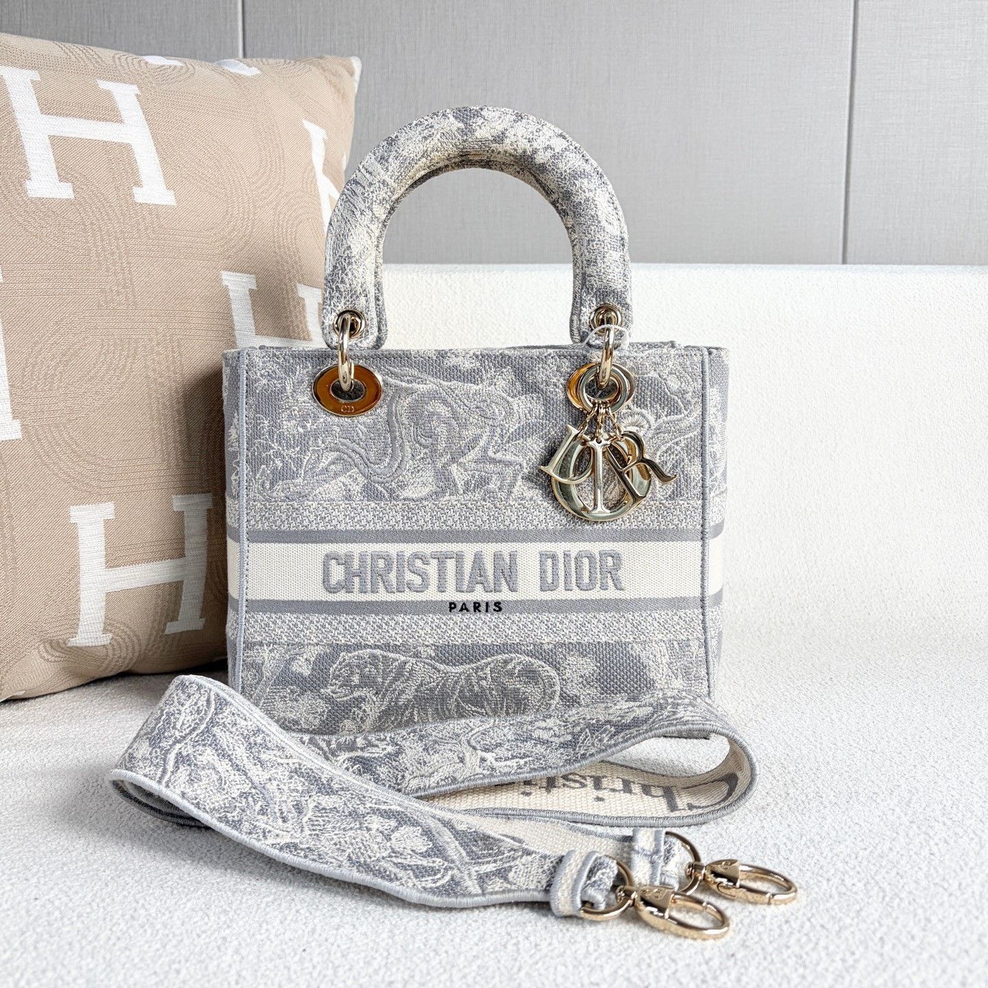 Dior Pre-loved Bag Very good condition Size ONE SIZE - 1 Thumbnail