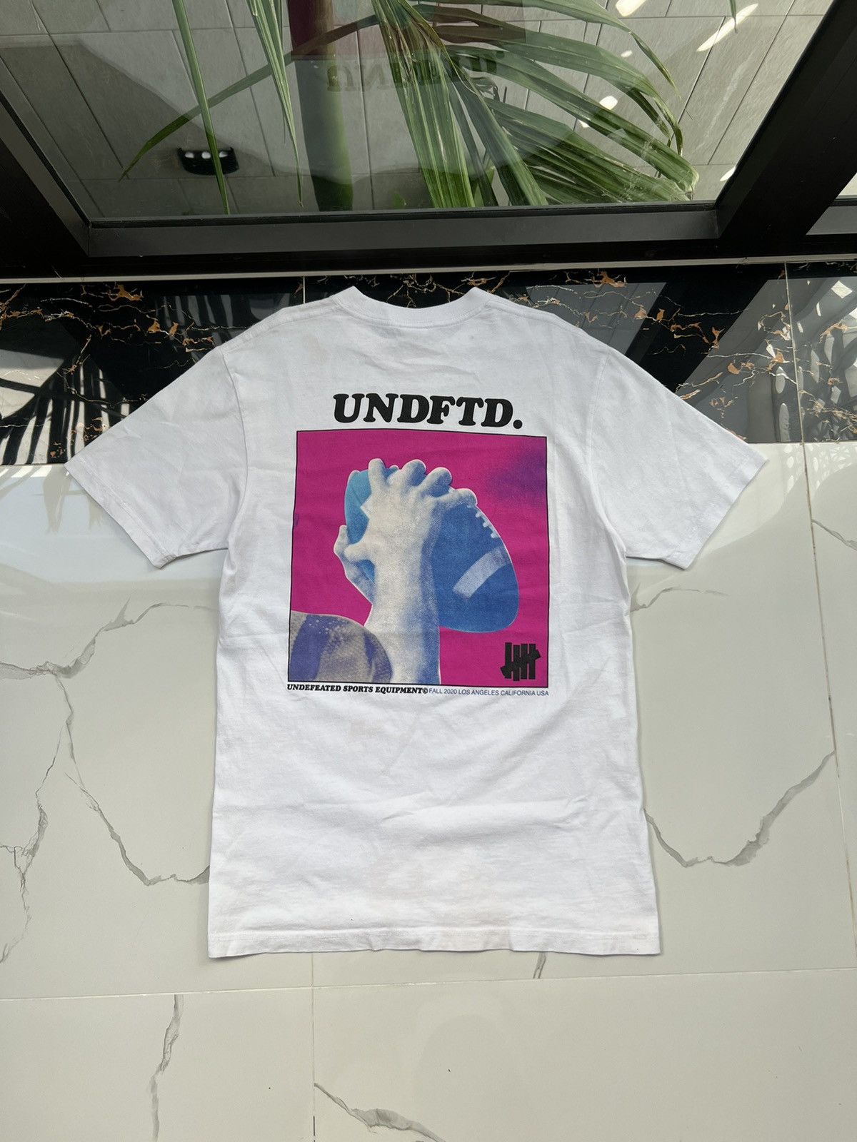 Undefeated × Vintage UNDEFEATED SPORTS EQUIPMENT Y2K BIG LOGO TEE Size US S / EU 44-46 / 1 - 1 Thumbnail