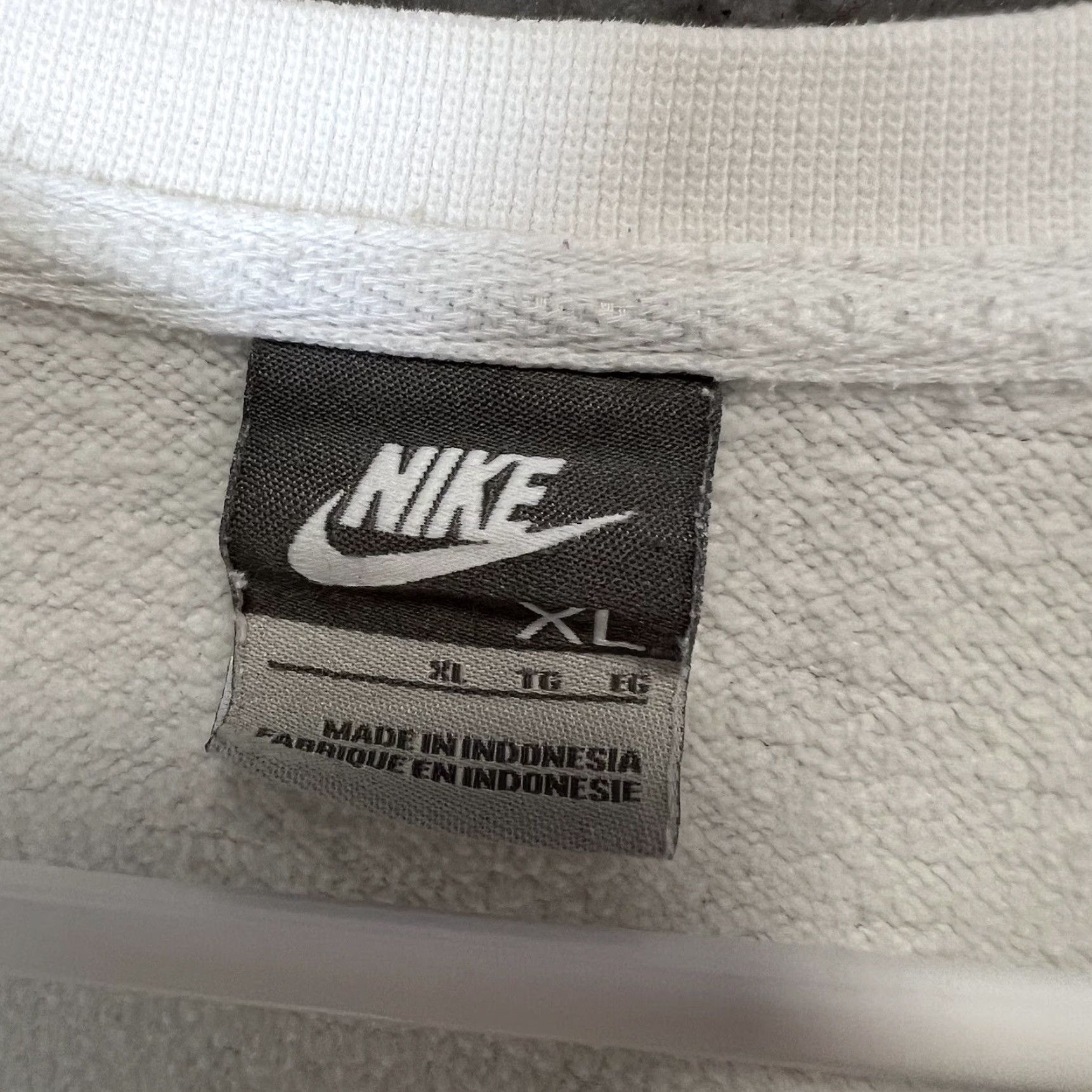 Nike VINTAGE Nike Sweatshirt 90s White Crewneck Adult XL Rose Gold Swoosh Mens Size US XL / EU 56 / 4 - 7 Thumbnail