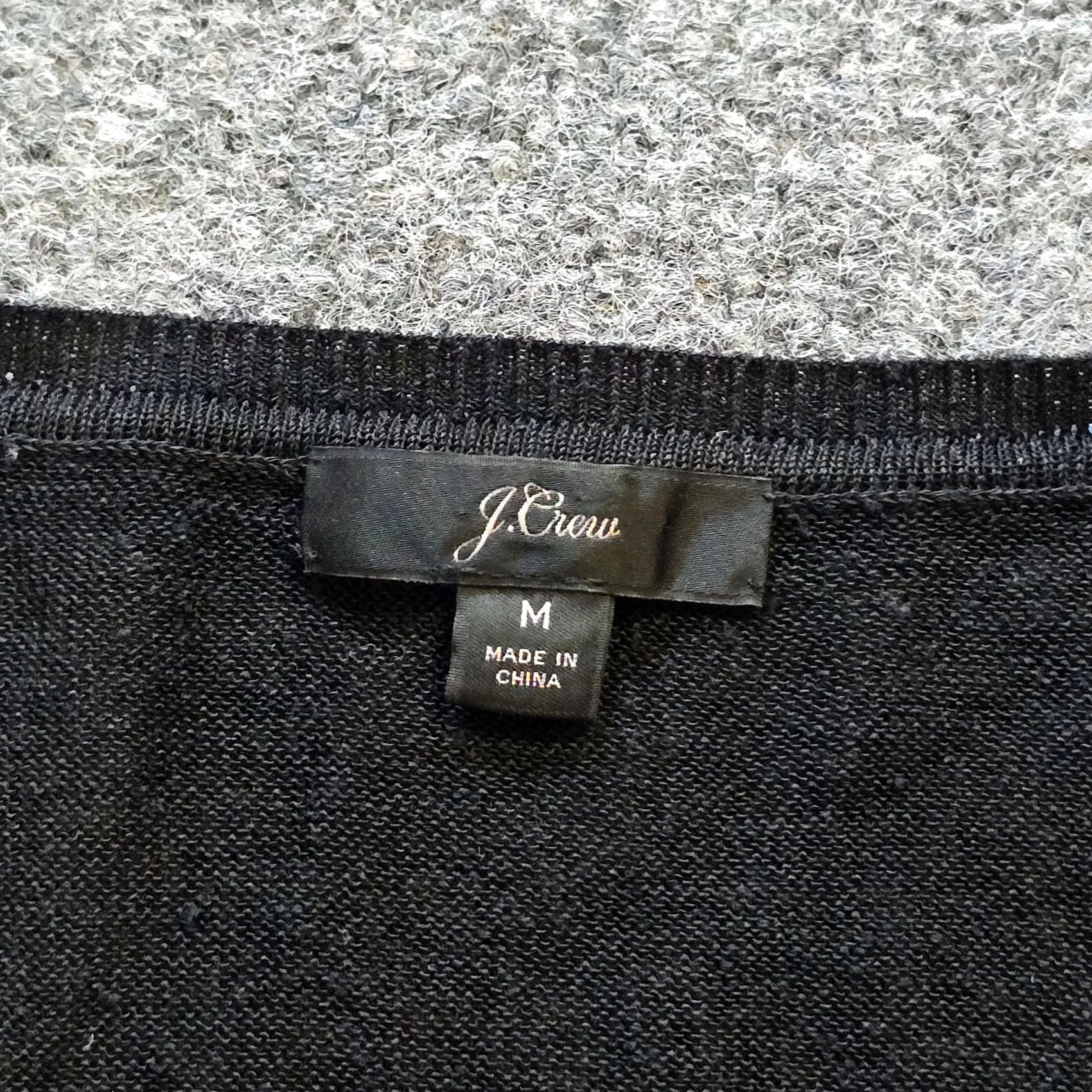 J.Crew J.CREW Sweater Womens Medium Black Linen Blend Sheer V-Neck Pullover Casual Capsule Knit Pullover Shirt Women’s Fashion Preppy Fall Winter Spring Size M / US 6-8 / IT 42-44 - 4 Thumbnail