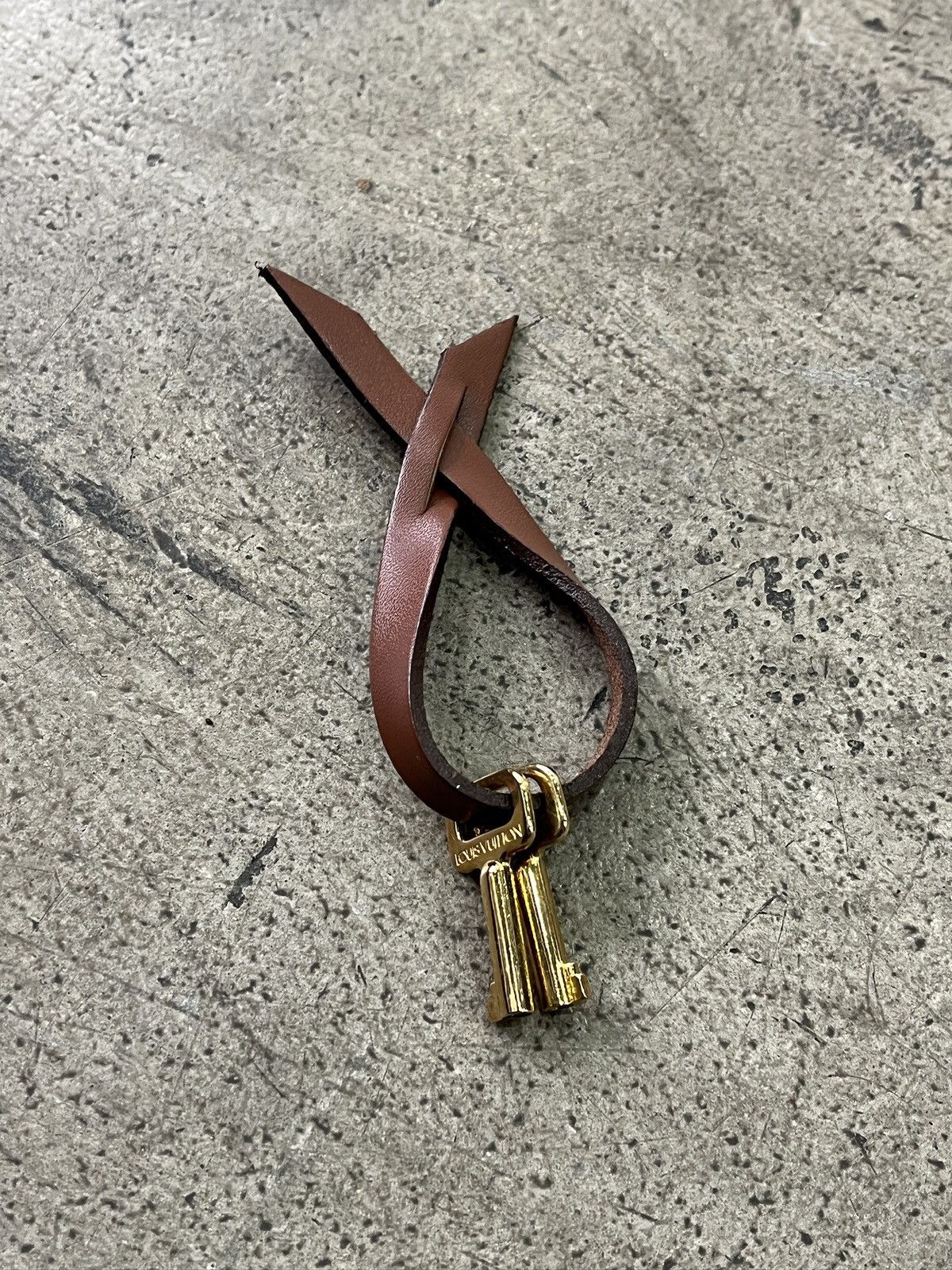 Louis Vuitton Louis Vuitton Leather Bag Charm (unisex) Size ONE SIZE - 1 Thumbnail