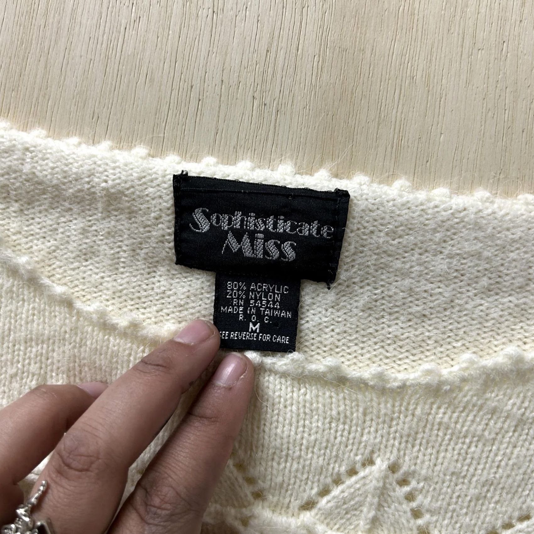 Vintage VINTAGE Sophisticate Miss Sweater Womens M White Crew Neck Crochet Pullover Size M / US 6-8 / IT 42-44 - 4 Thumbnail