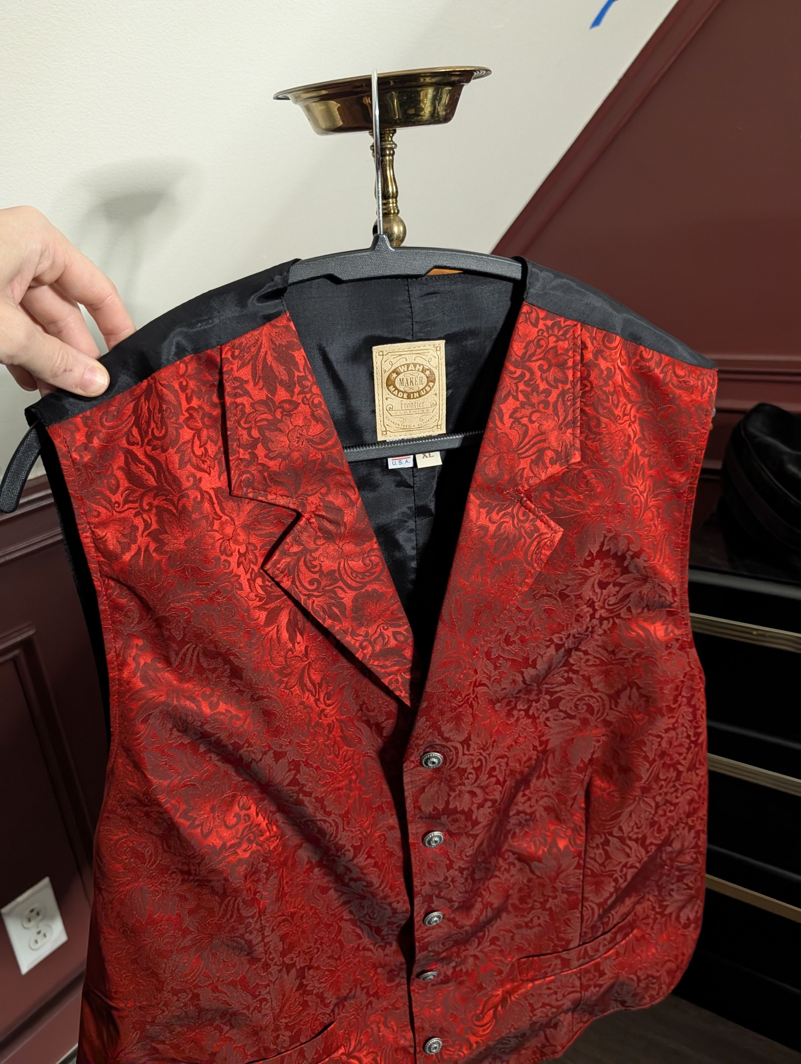 Other Wahmaker 100% SILK Red Floral Western MiUSA Vest Size 44R - 2 Thumbnail
