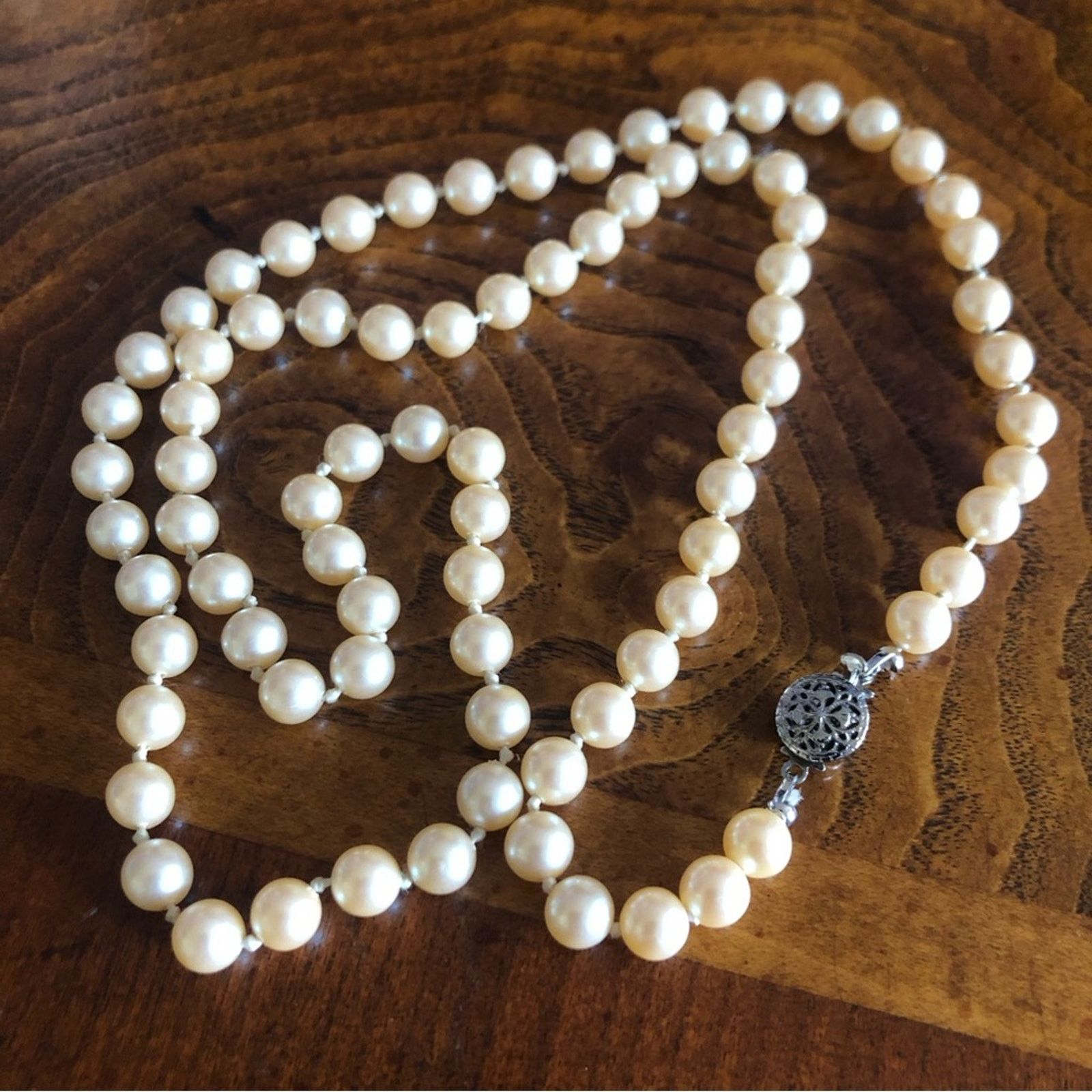 Vintage Vintage 80s hand knotted creamy glass pearl necklace Size ONE SIZE - 8 Thumbnail