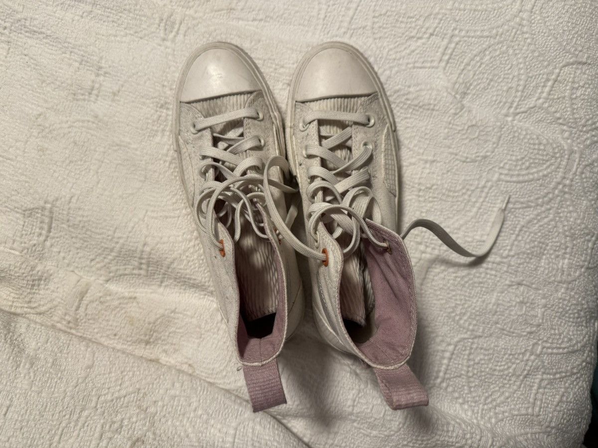 Converse White Hightop Converse shoes Size US 7 / IT 37 - 6 Thumbnail