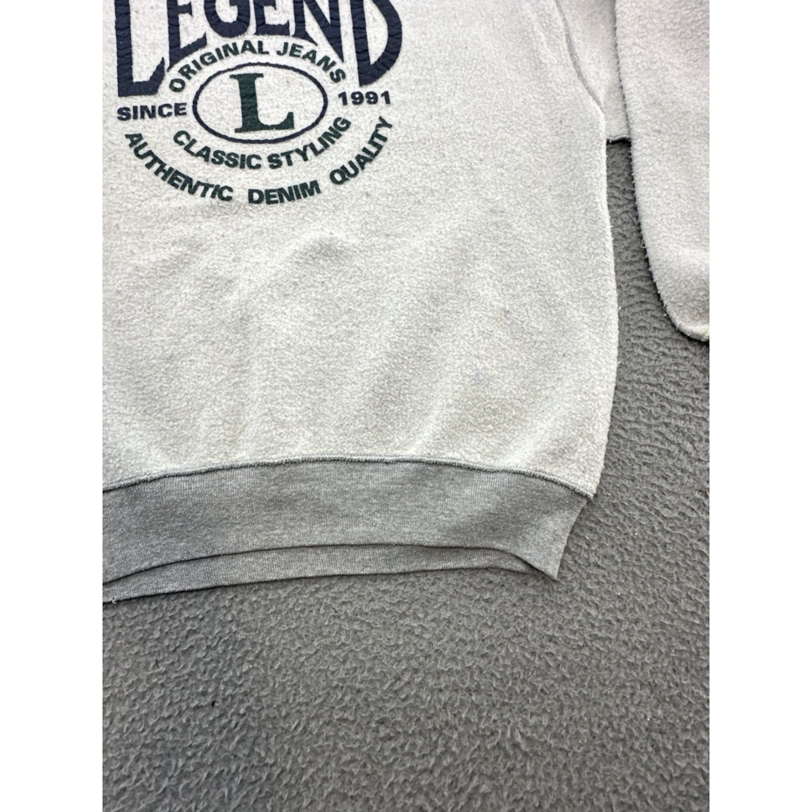 Russell Athletic Vintage Russell Athletic Crew Neck Sweatshirt Unisex Adults XL Blue Cotton Blend Graphic Print 90s USA Logo Pullover Sweatshirt Size US 36 / EU 52 - 4 Thumbnail