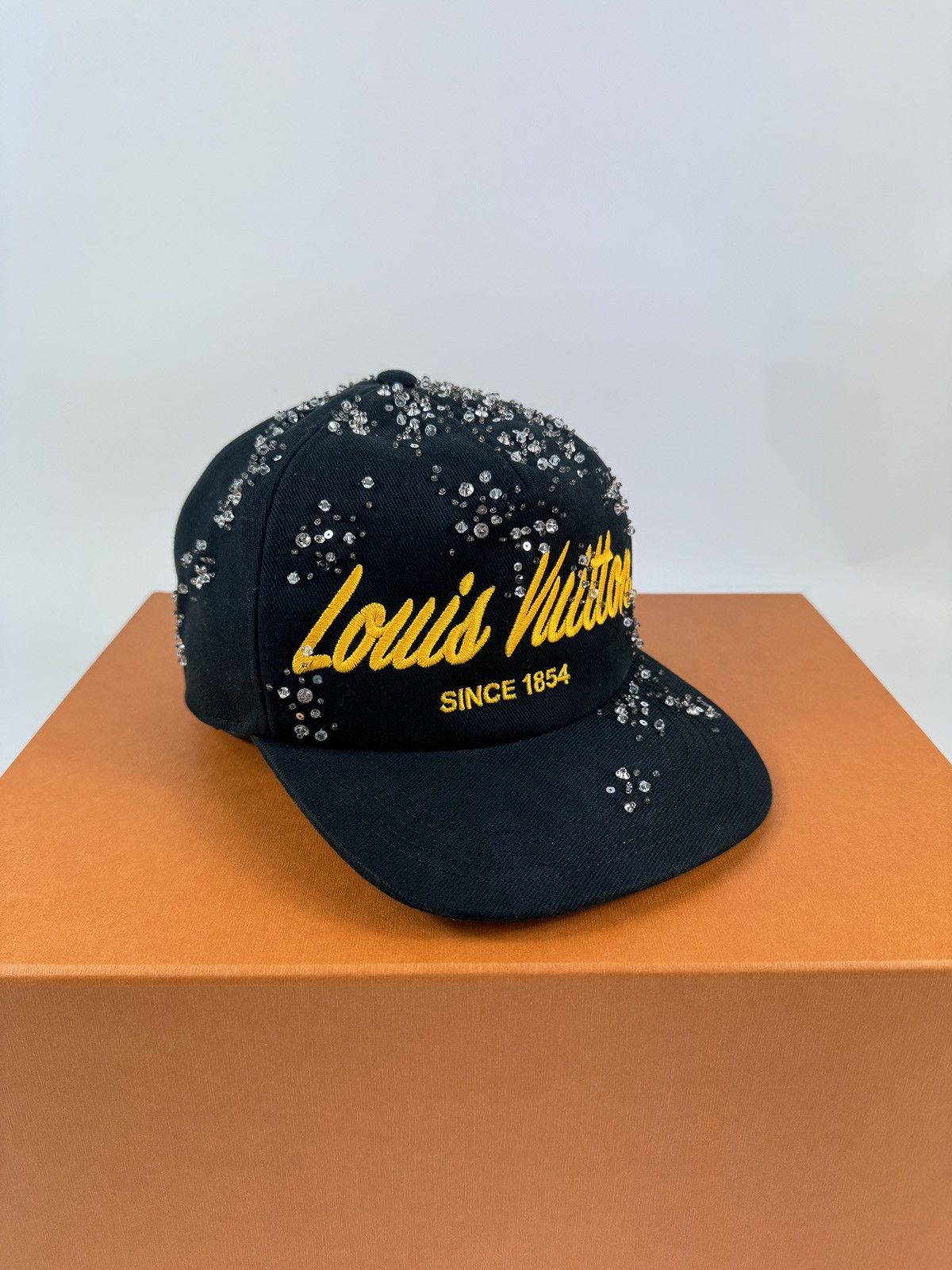 Louis Vuitton SS22 CRYSTAL DETAIL CAP L RARE Size ONE SIZE - 4 Thumbnail