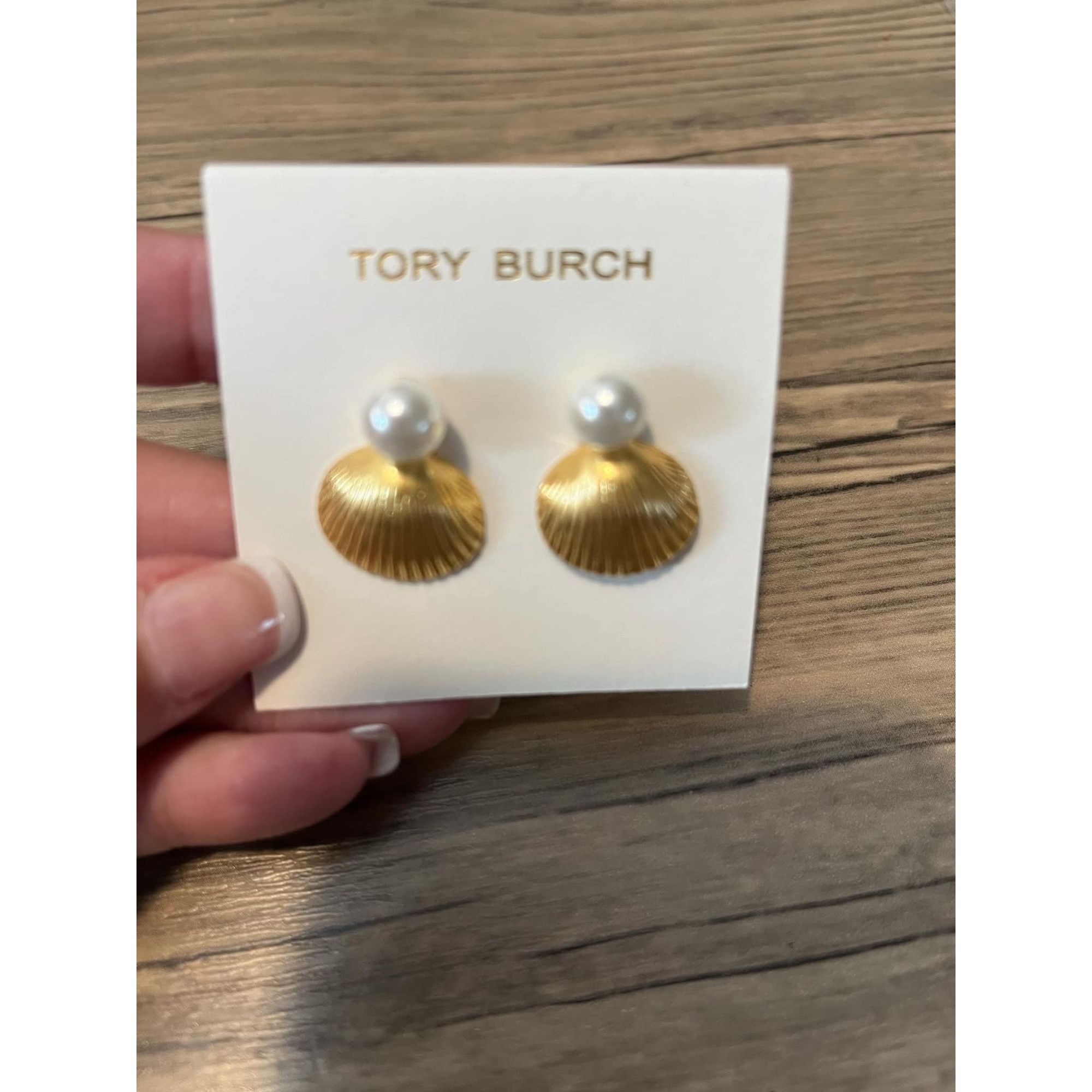 Tory Burch Tory Burch Gold Sea Shell Pearl Beach Ocean Stud Earrin Size ONE SIZE - 2 Thumbnail