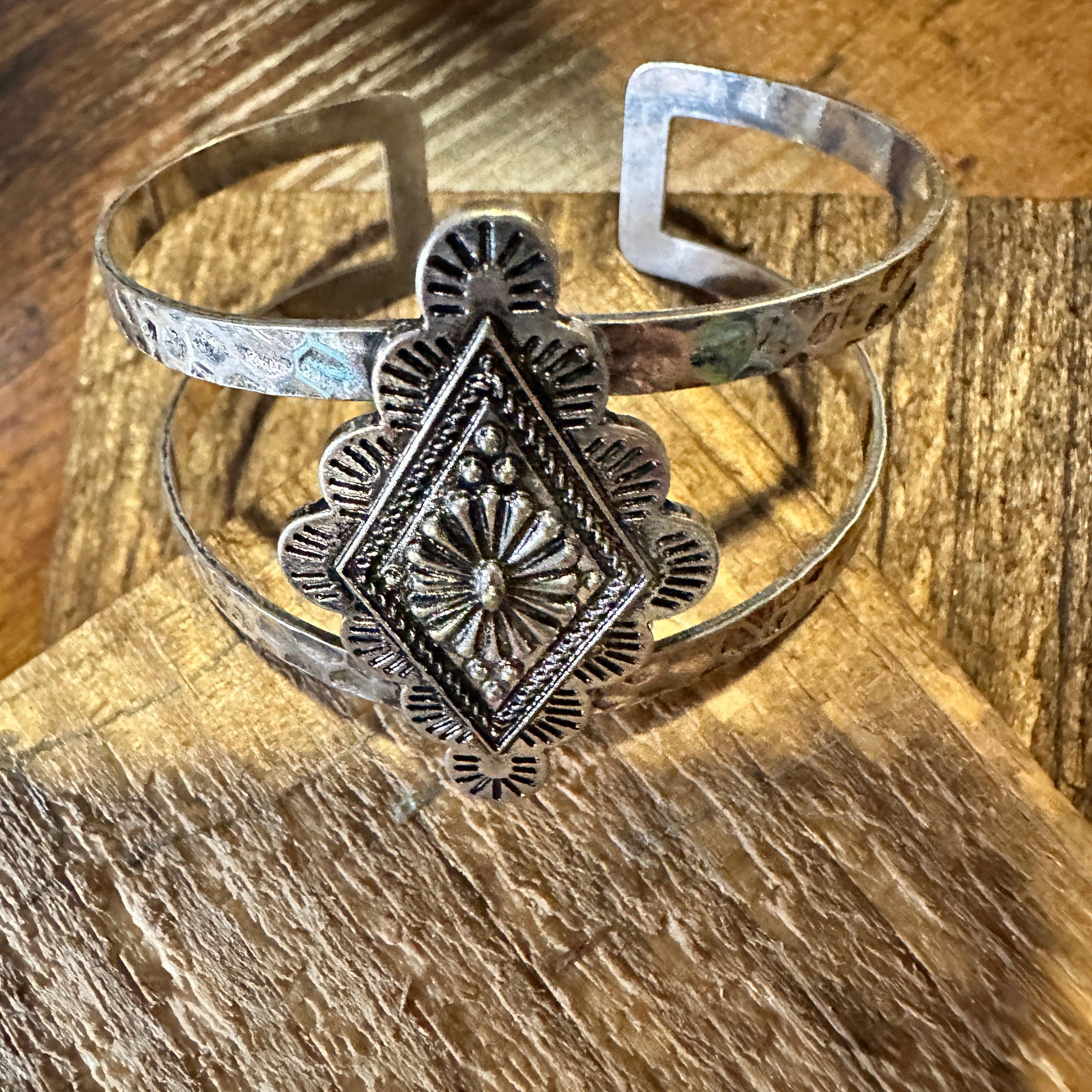 Other Boho Vintage Chic Southwestern Concho Open Cuff Bracelet, Gi Size ONE SIZE - 7 Thumbnail