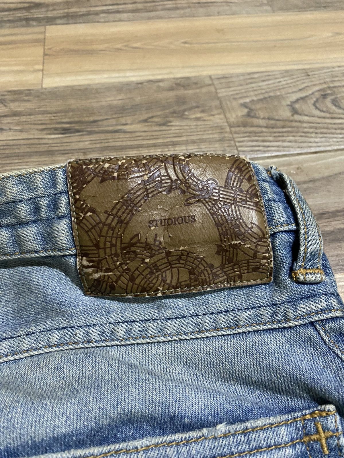 Number (N)ine NUMBER NINE STUDIOUS DISTRESSED SKINNY SHORT PANTS Size US 28 / EU 44 - 12 Thumbnail