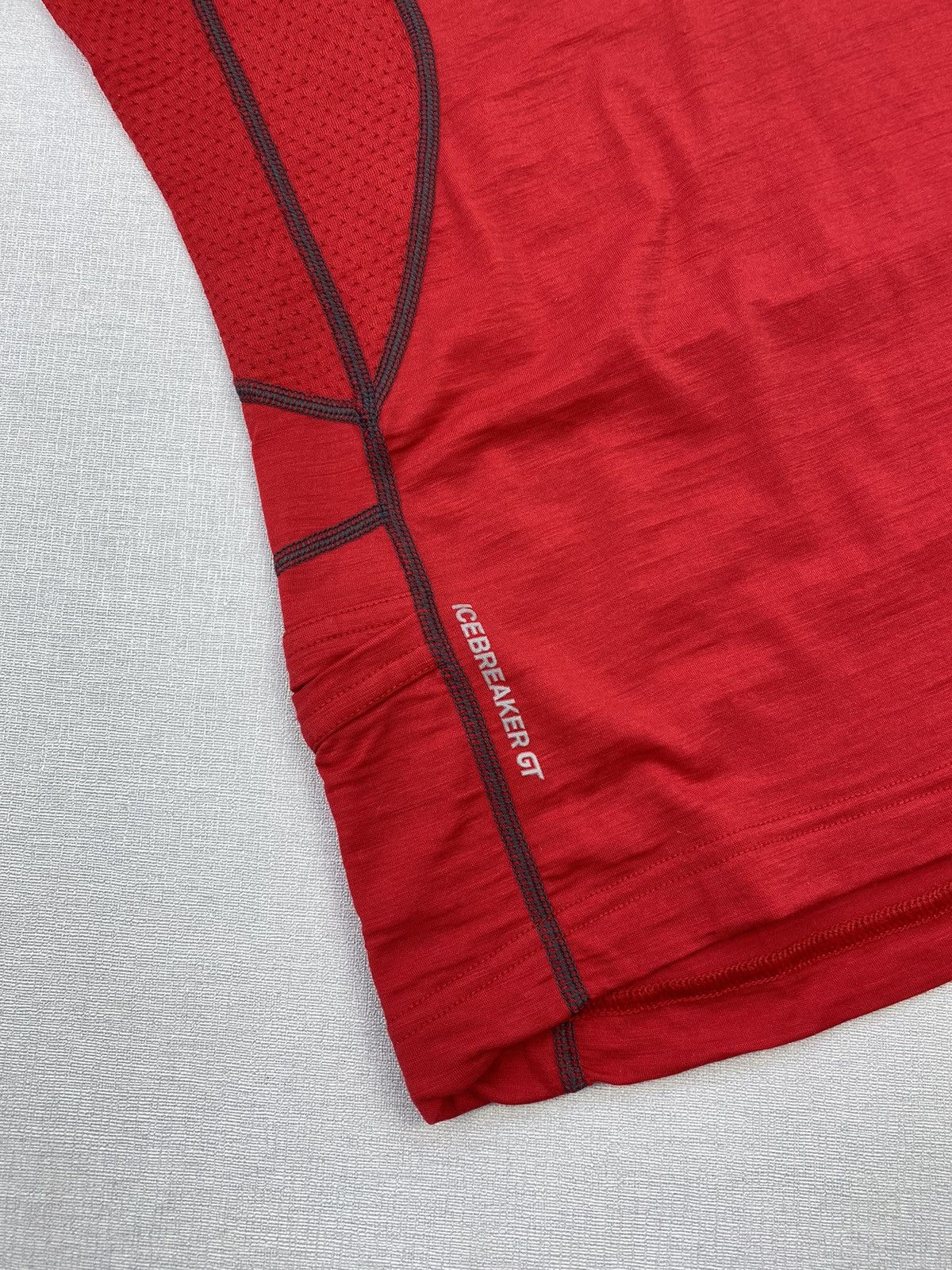 Icebreaker Icebreaker 150 Ultralite Merino Short Sleeve Shirt size S Size US S / EU 44-46 / 1 - 3 Thumbnail