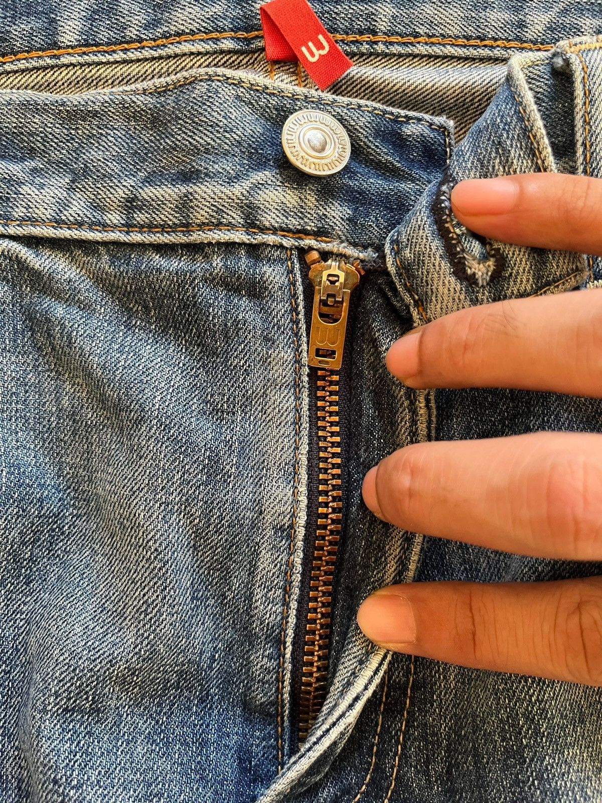 Japanese Brand Vintage Uniqlo Blue Wash Distressed Baggy Jeans 35x31 Size US 35 - 3 Thumbnail