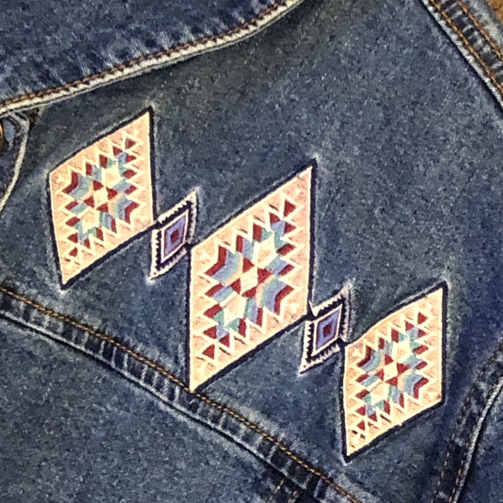 Vintage VINTAGE Koret Embroidered Jacket Southwestern Diamond Design Plus Size 20W Woman Blue Cotton Blend Shirt Womens Size 42" / US 20 - 6 Thumbnail