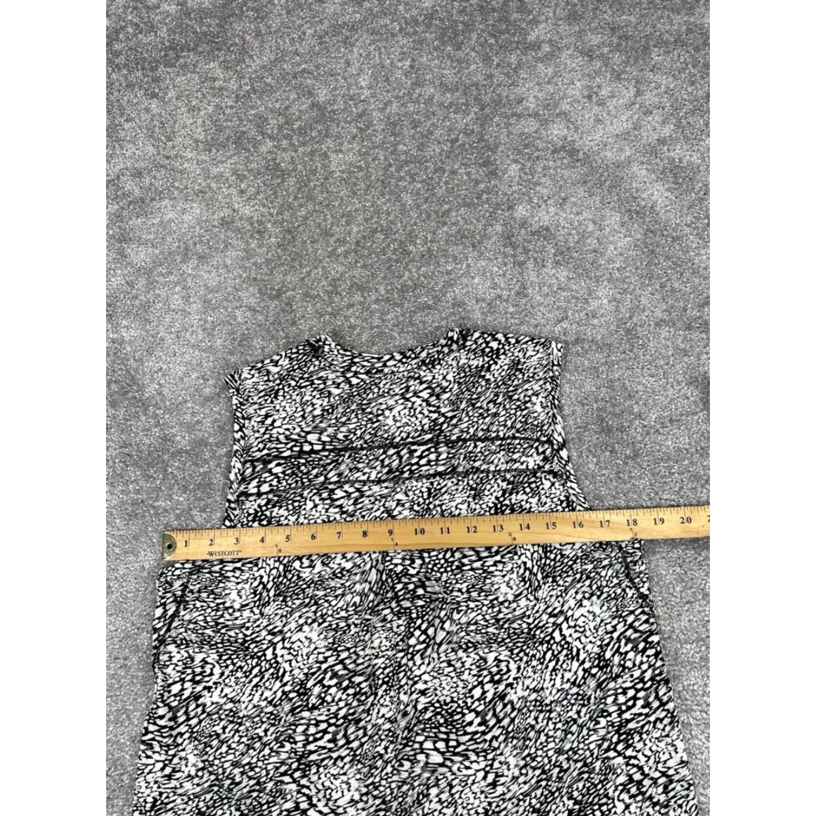 Athleta Athleta Shirt Womens M Black White Running Tank Top Size M / US 6-8 / IT 42-44 - 5 Thumbnail