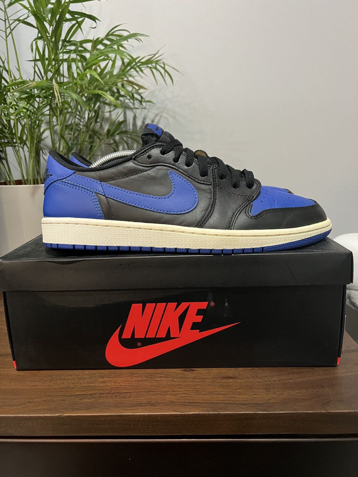 Jordan Brand × Nike Jordan 1 Low - Royal (2015) Size US 10 / EU 43 - 17 Thumbnail