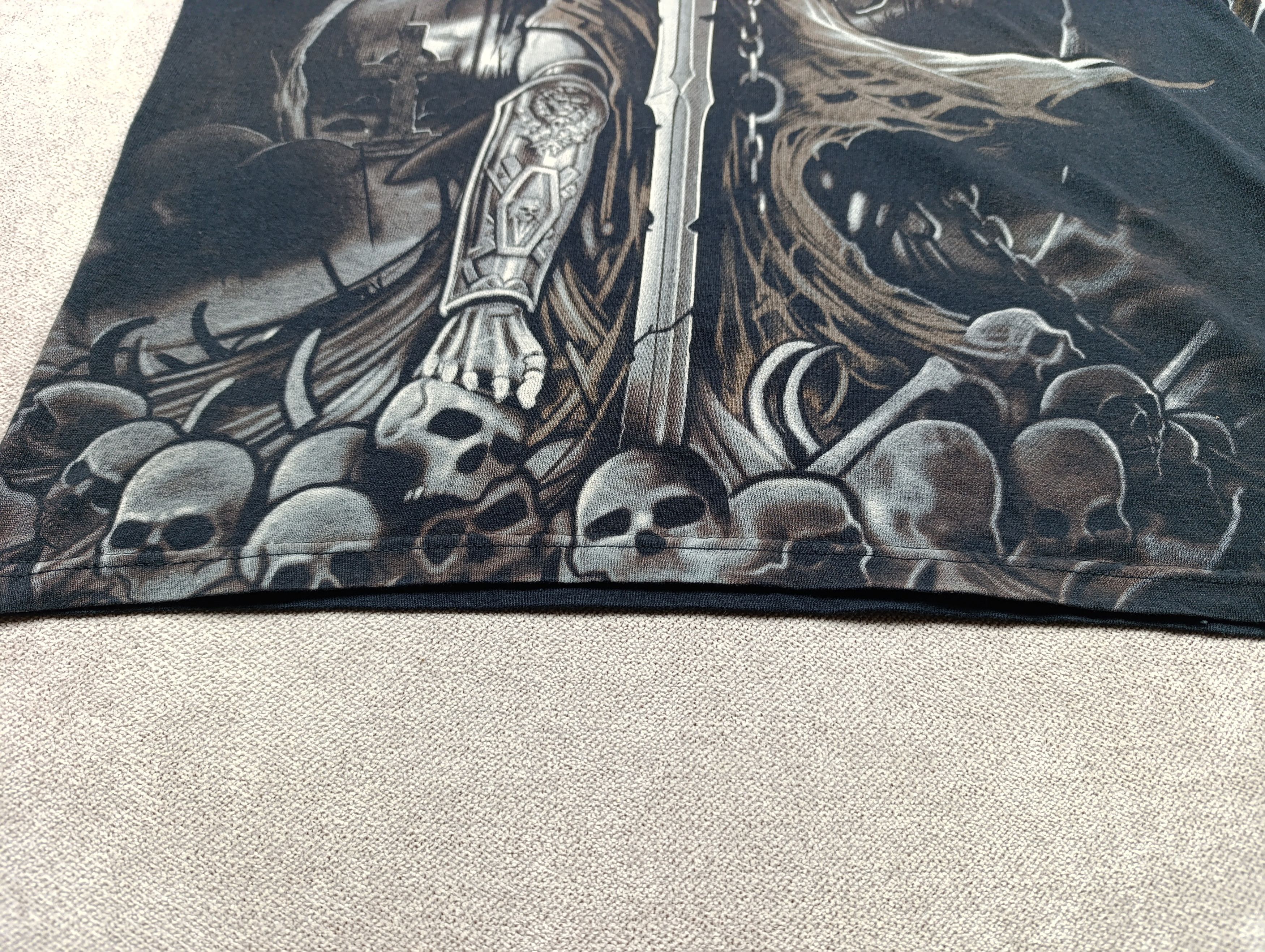 Liquid Blue LIQUID BLUE 2007 VINTAGE GRAVESTONE REAPER SKULL DEATH Size US M / EU 48-50 / 2 - 7 Thumbnail