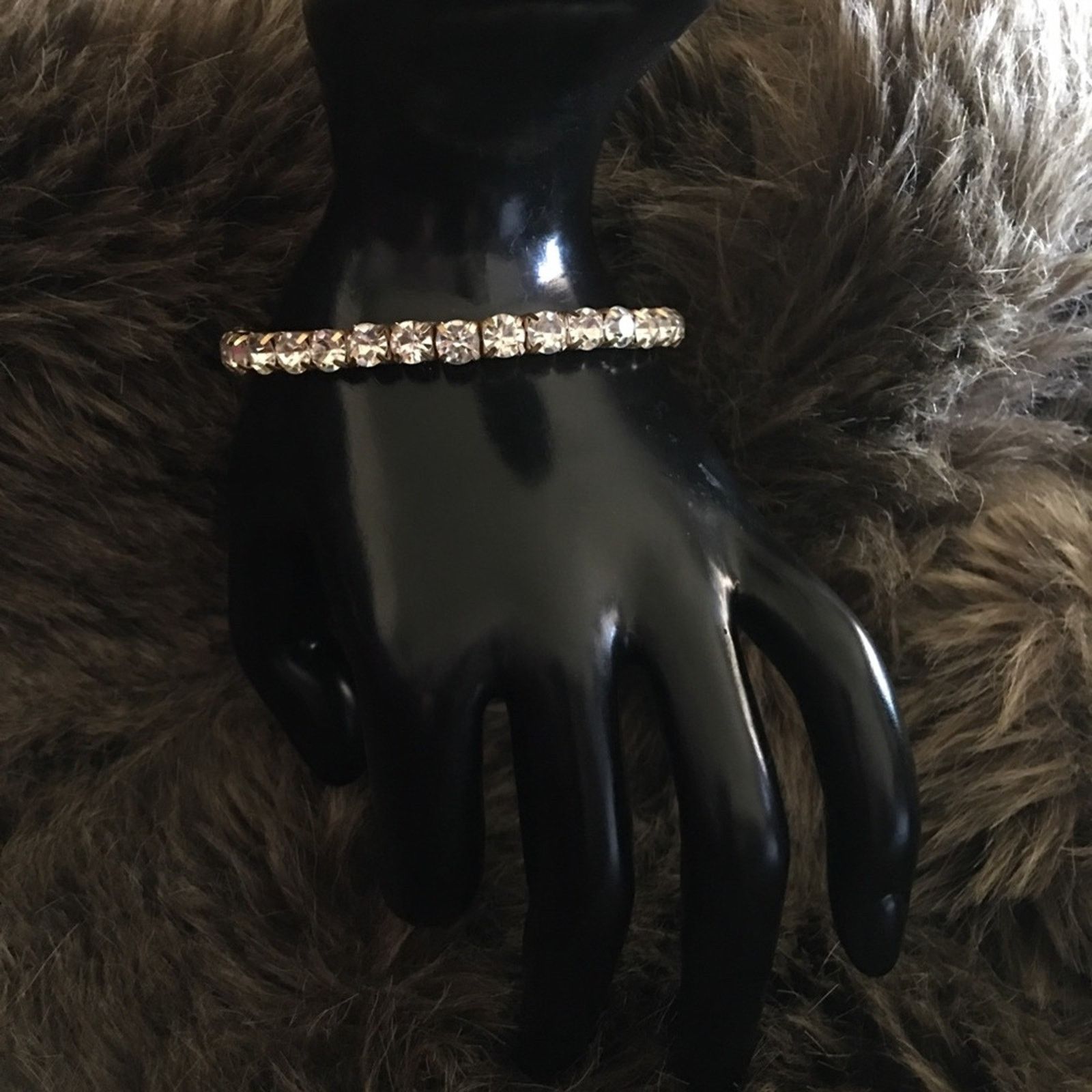 Vintage Vintage large clear rhinestone stretch bracelet Size ONE SIZE - 3 Thumbnail