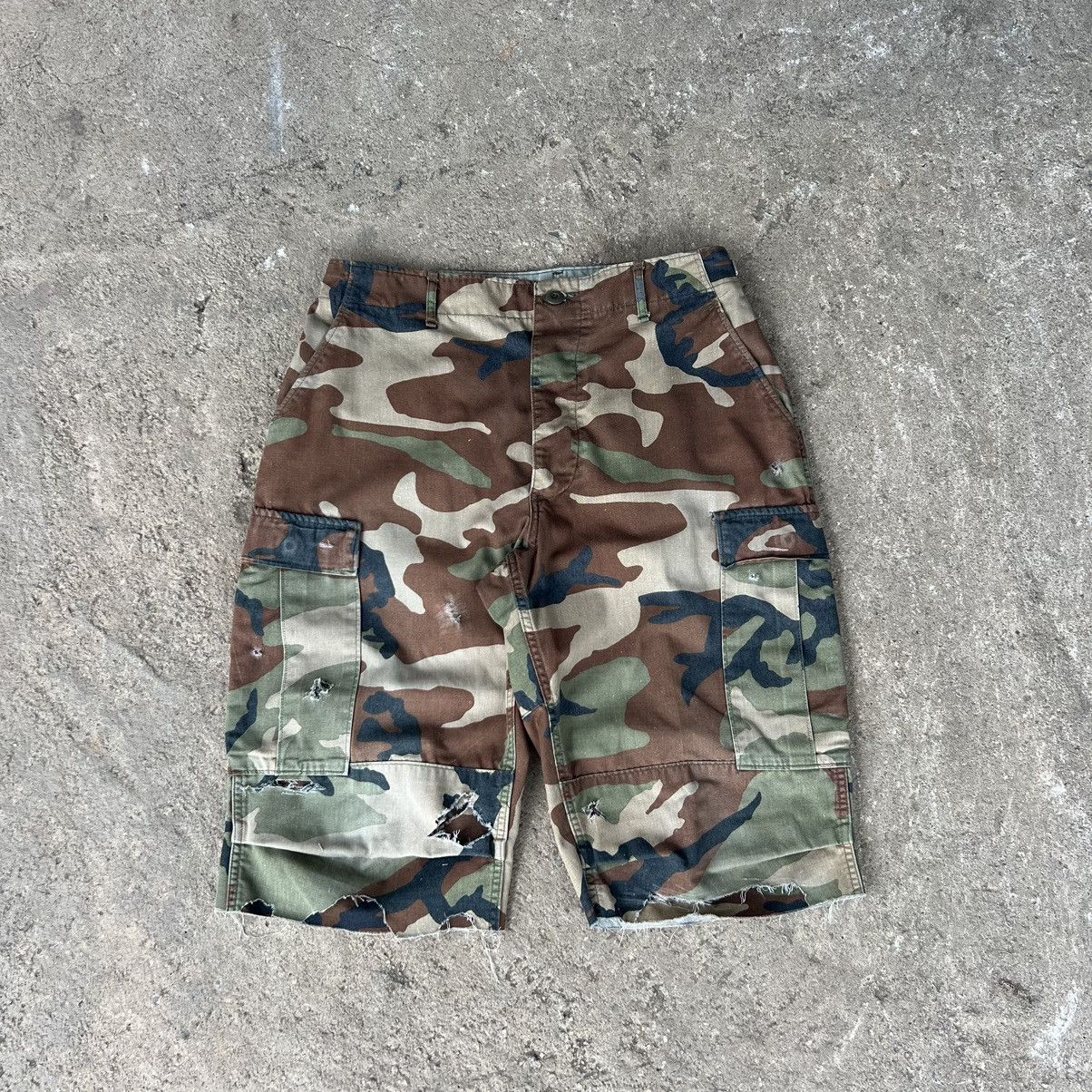 Vintage Vintage Camo Cargo Shorts Size US 32 / EU 48 - 1 Thumbnail