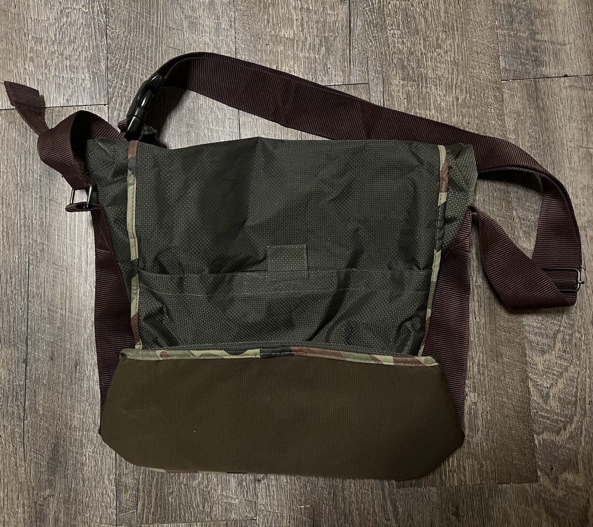 Universal Studios × Vintage Vintage Universal Studios Camo Crossbody Messenger Bag 16x14 Size ONE SIZE - 6 Thumbnail