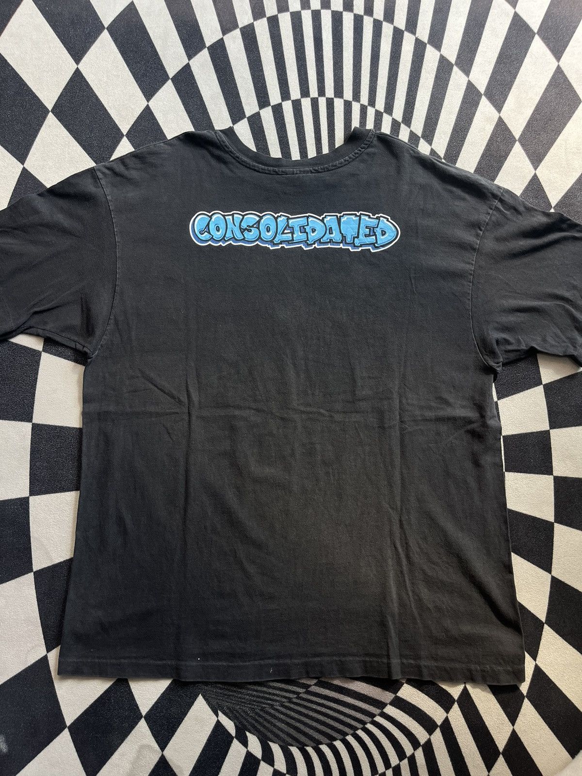 Vintage Vintage CONSOLIDATED Skateboard Brand 90’s Tshirt Size US XXL / EU 58 / 5 - 7 Thumbnail