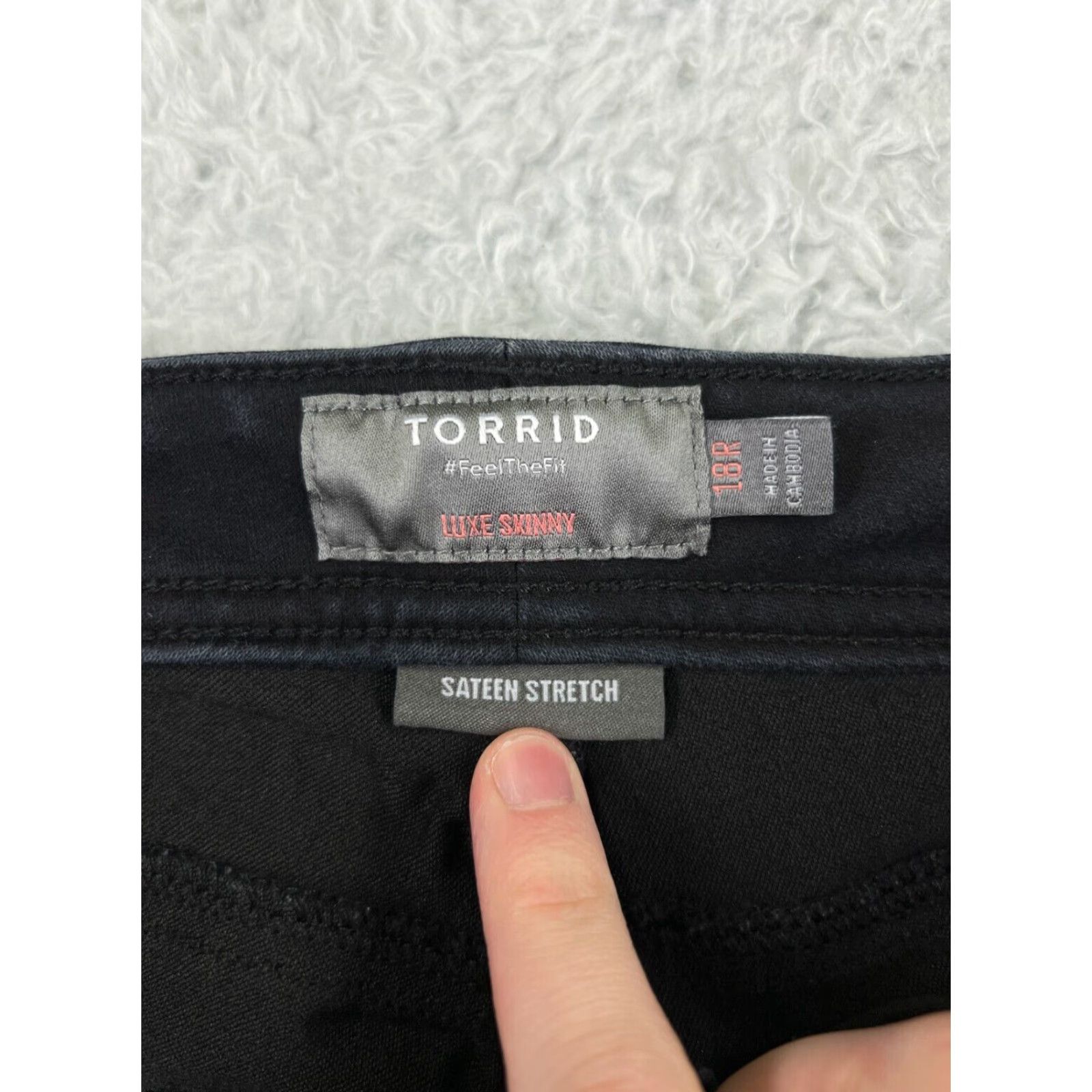 Torrid Torrid Jeans Women 18 Black Luxe Skinny Sateen Denim Cotton Blend High Rise 5-Pocket Regular Fit Twill Col Size 40" / US 18 - 4 Thumbnail