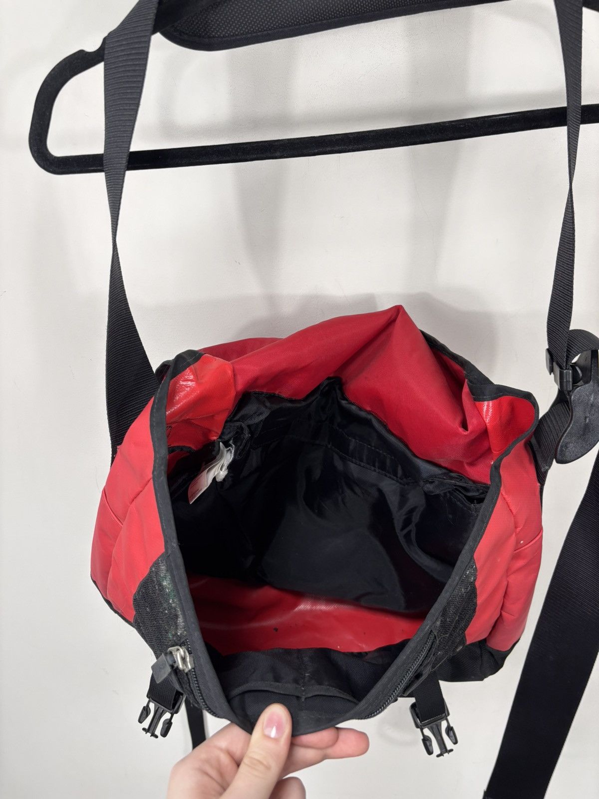 The North Face The North Face Base Camp Voyager Messenger Bag Red Outdoor Size ONE SIZE - 14 Thumbnail