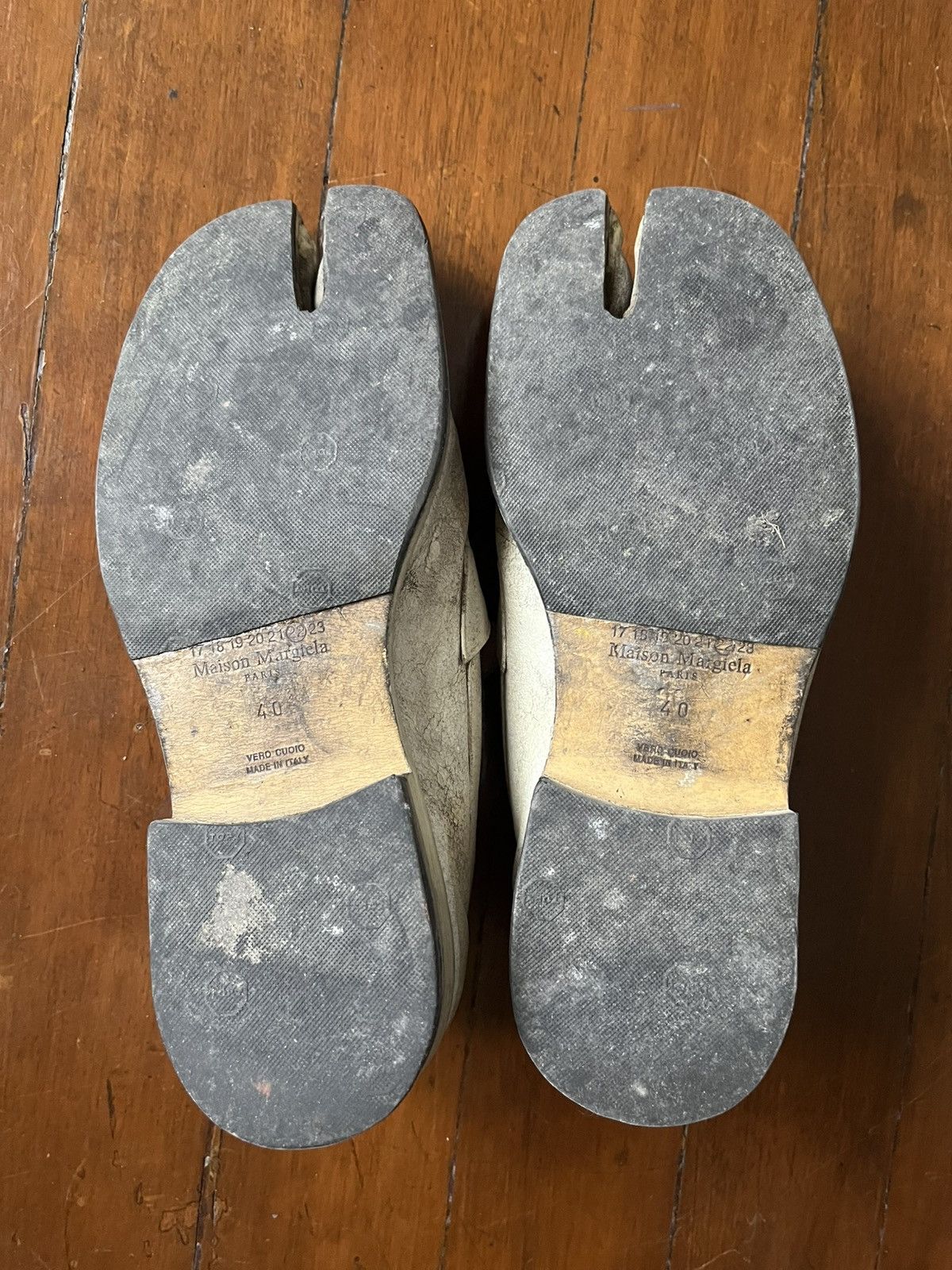 Maison Margiela 2020 Maison Margiela White Tabi Advocate Loafers Size US 7 / EU 40 - 11 Thumbnail