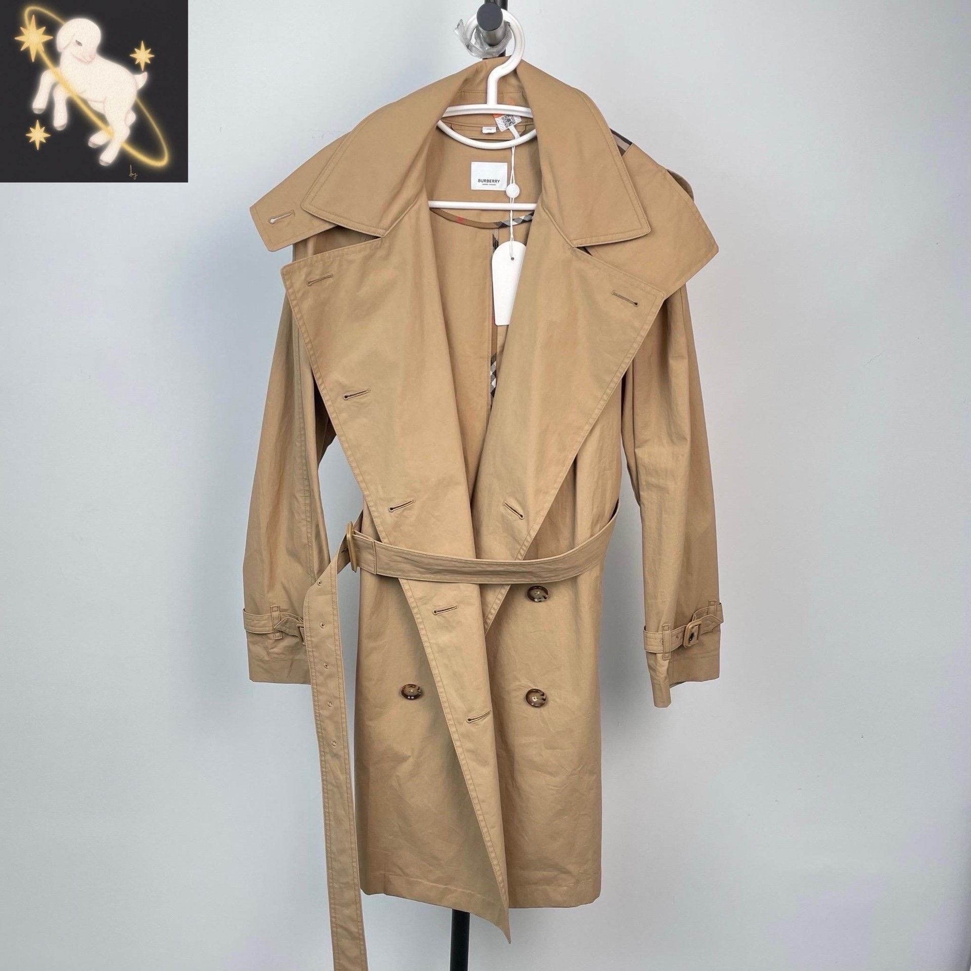 Burberry Burberry Beige Coat 38 Women Size S / US 4 / IT 40 - 1 Thumbnail