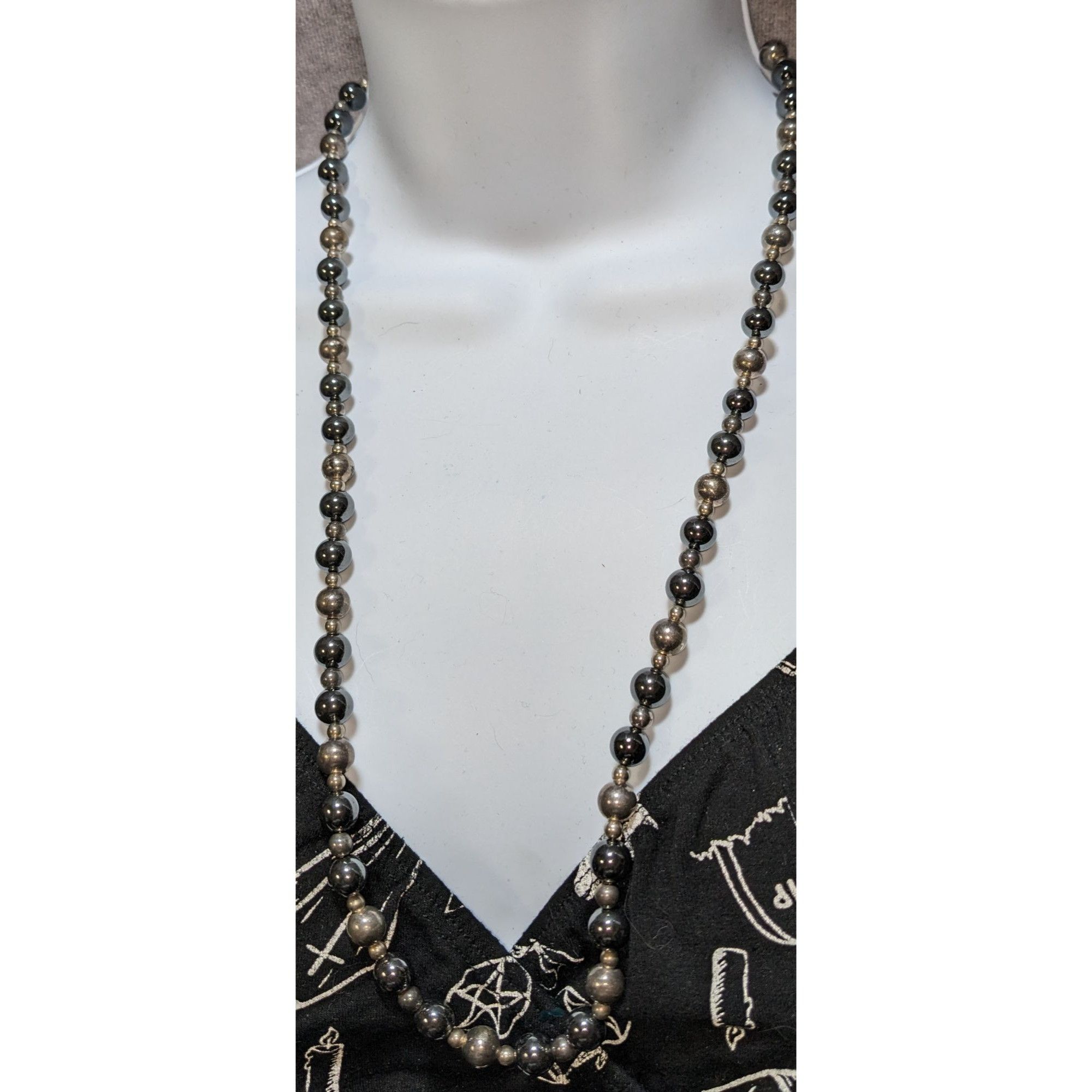 Other Dark Romantic Hematite & Metal Beaded Necklace 26" Hidden Bo Size ONE SIZE - 2 Thumbnail