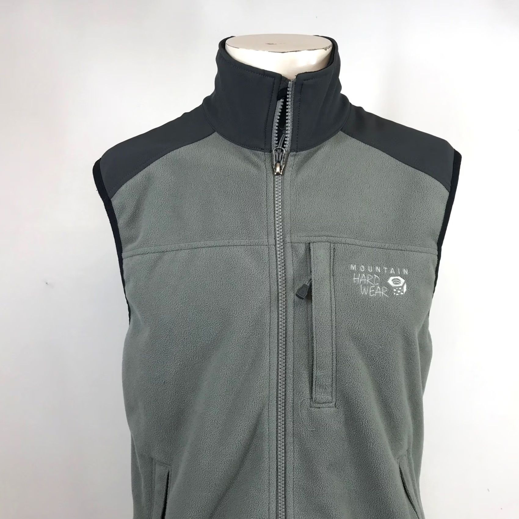 Mountain Hardwear Mountain Hardwear Mens Fleece Vest Gray Black Full Zip Mock Neck Medium Size US M / EU 48-50 / 2 - 2 Thumbnail