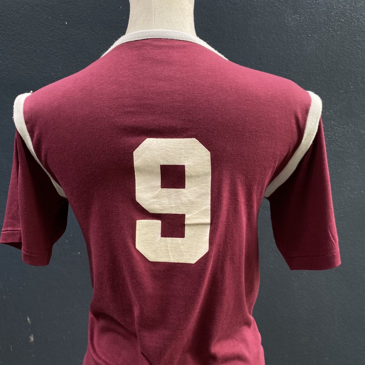 Vintage Medalisty Pride SULA Burgundy Interskate Graphic T-Shirt Size S / US 4 / IT 40 - 5 Thumbnail
