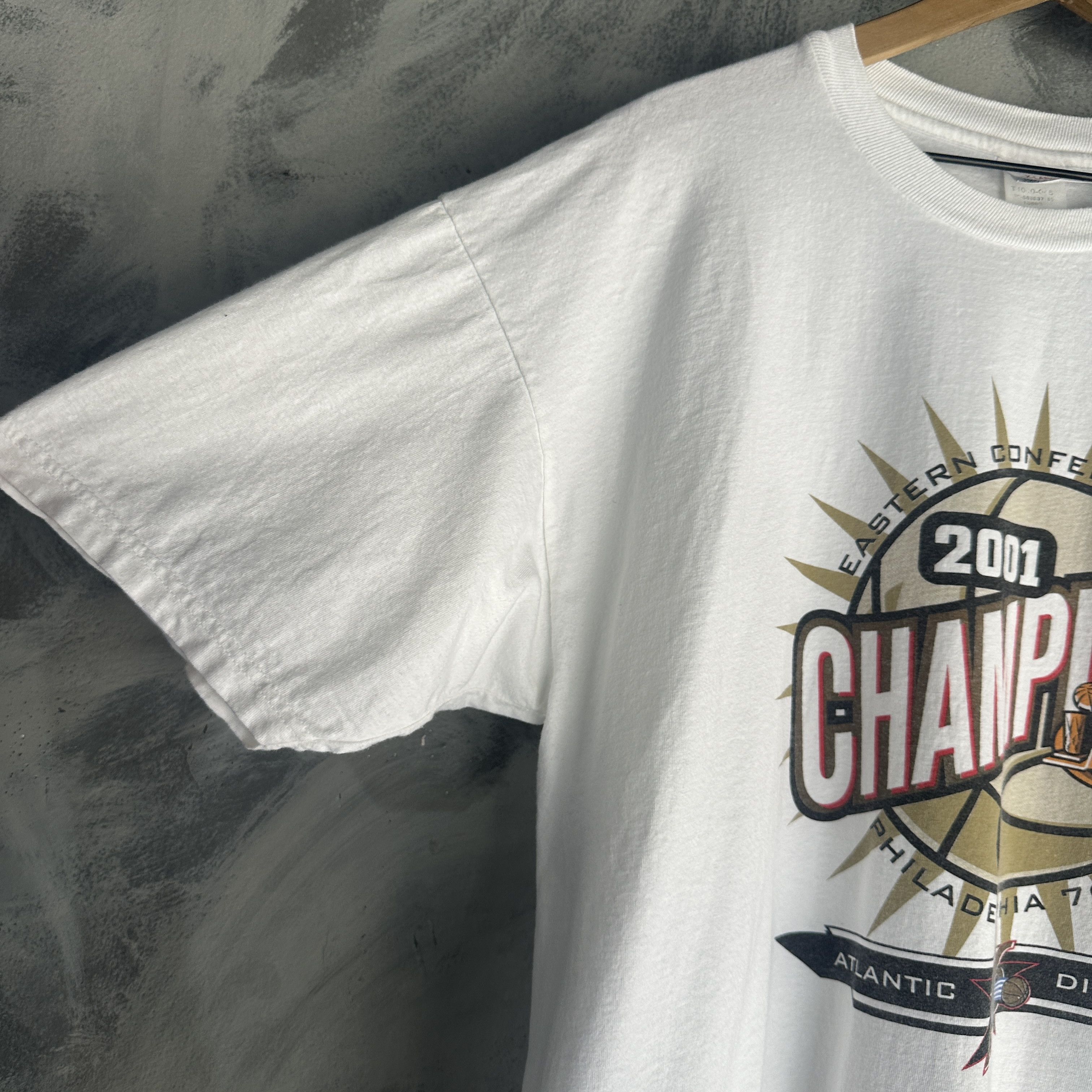Champion VTG Philadelphia 76ers T Shirt Champion 2001 Finals Size US XL / EU 56 / 4 - 3 Thumbnail